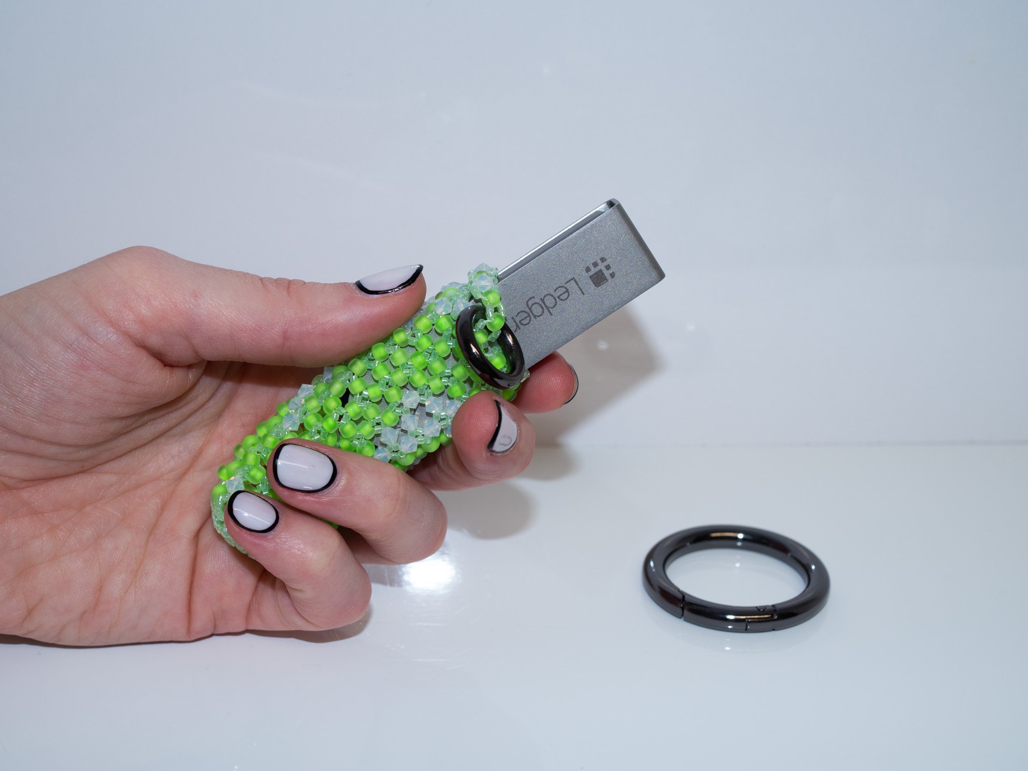 Poison Candy Crystal Clip