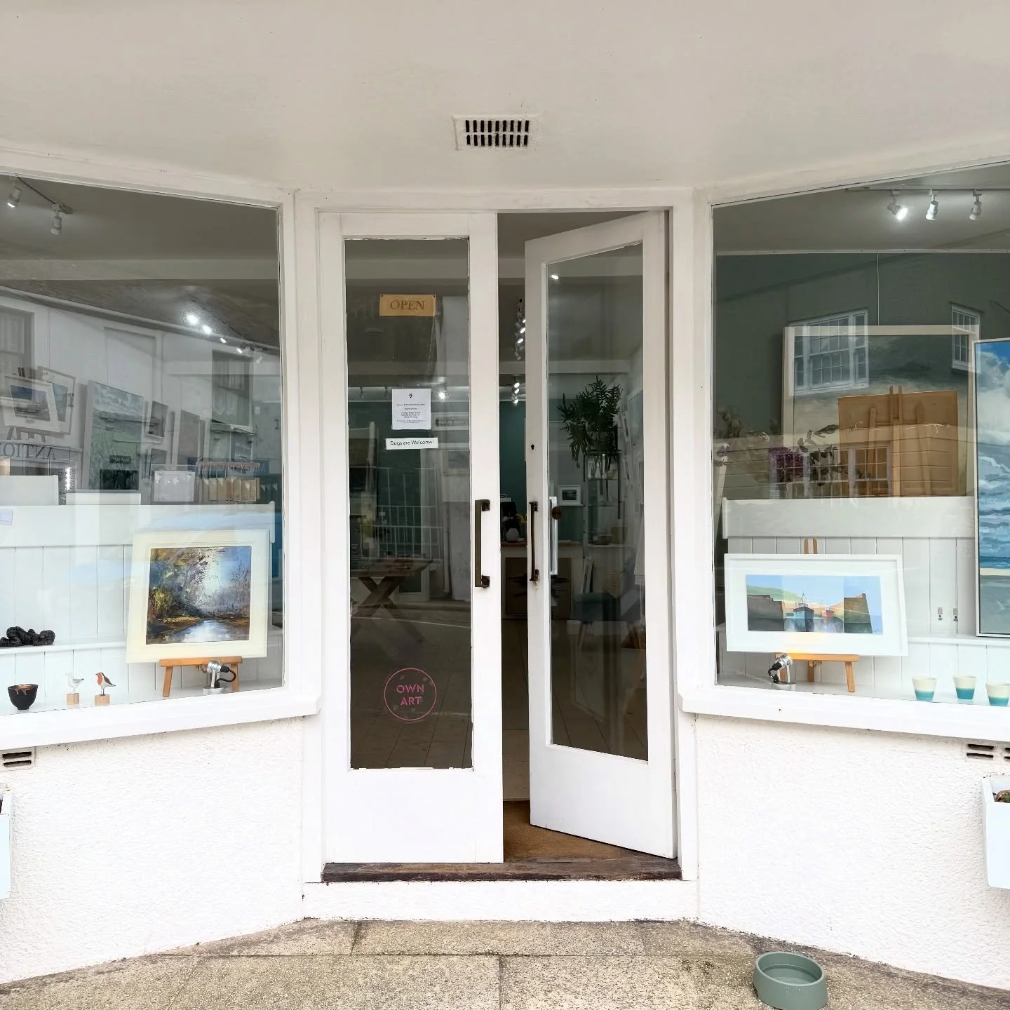 It&rsquo;s been a beautiful day in Marazion! Thank you to everyone who came to see us today, how nice to see smiley faces and a bit of sun! We will be back tomorrow (Sunday) 11-4 ✨

Contemporary Art Gallery, Marazion, Cornwall. Original Art, Sculptur