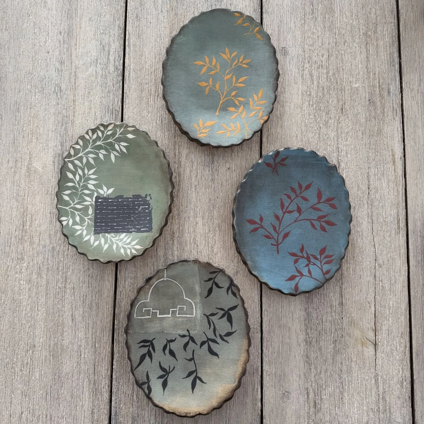 Sarah Dunstan ✨

Working from her light-filled studio in St Ives, near the Leach Pottery, Sarah creates distinctive ceramics known for their velvety colours and hand-cut illustrative decoration.

Her work is shaped by memory and family. Growing up ar