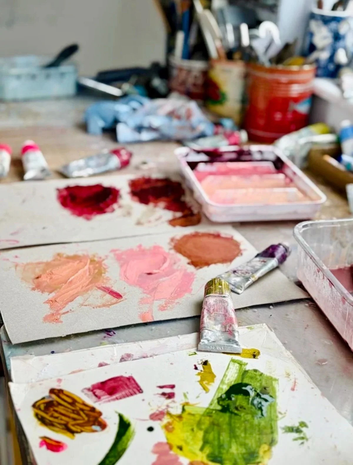In the studio with: Helen Leaver 🌸

Helen paints from her light and tranquil garden studio in the Cornish countryside and has been represented by The Summerhouse since 2024.

&nbsp;Practicing in a highly intuitive way, Helen patiently applies multip