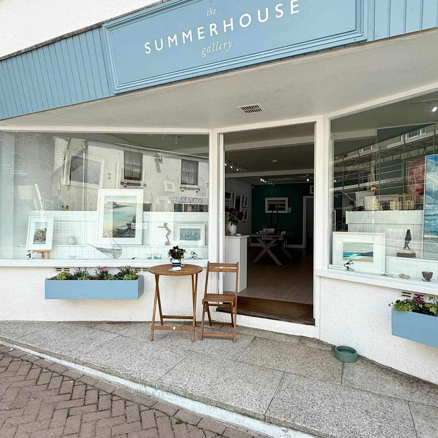 Thank you so much to everyone who came to celebrate the opening of Michael Praed&rsquo;s solo show last night! It was a lovely evening 💛

We are open all weekend and bank holiday Monday. 

Wishing you all a lovely time in the sun! 

The Summerhouse 