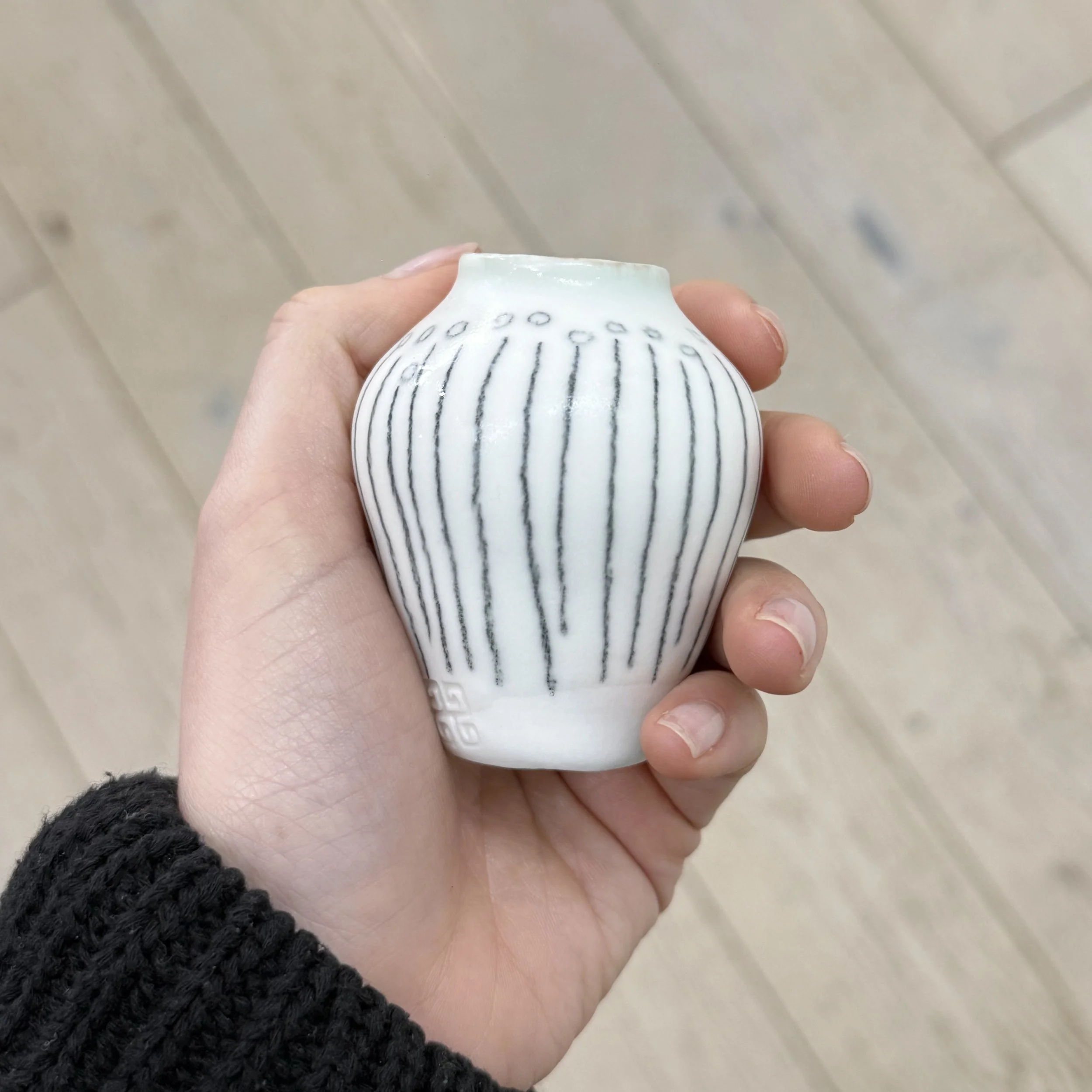 Sarah Cooling SC11- hand.jpg