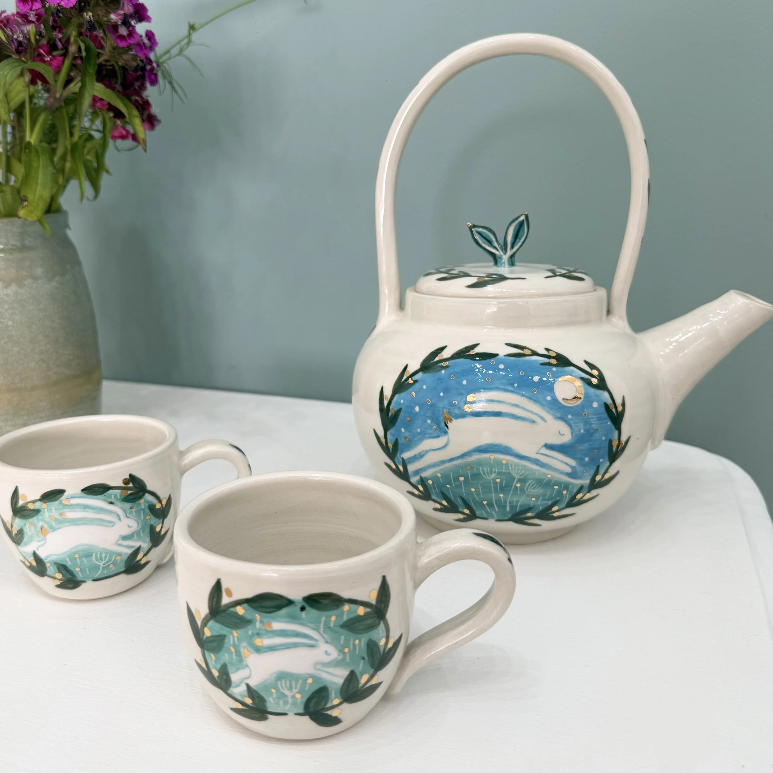 Large Teapot and Cup Set