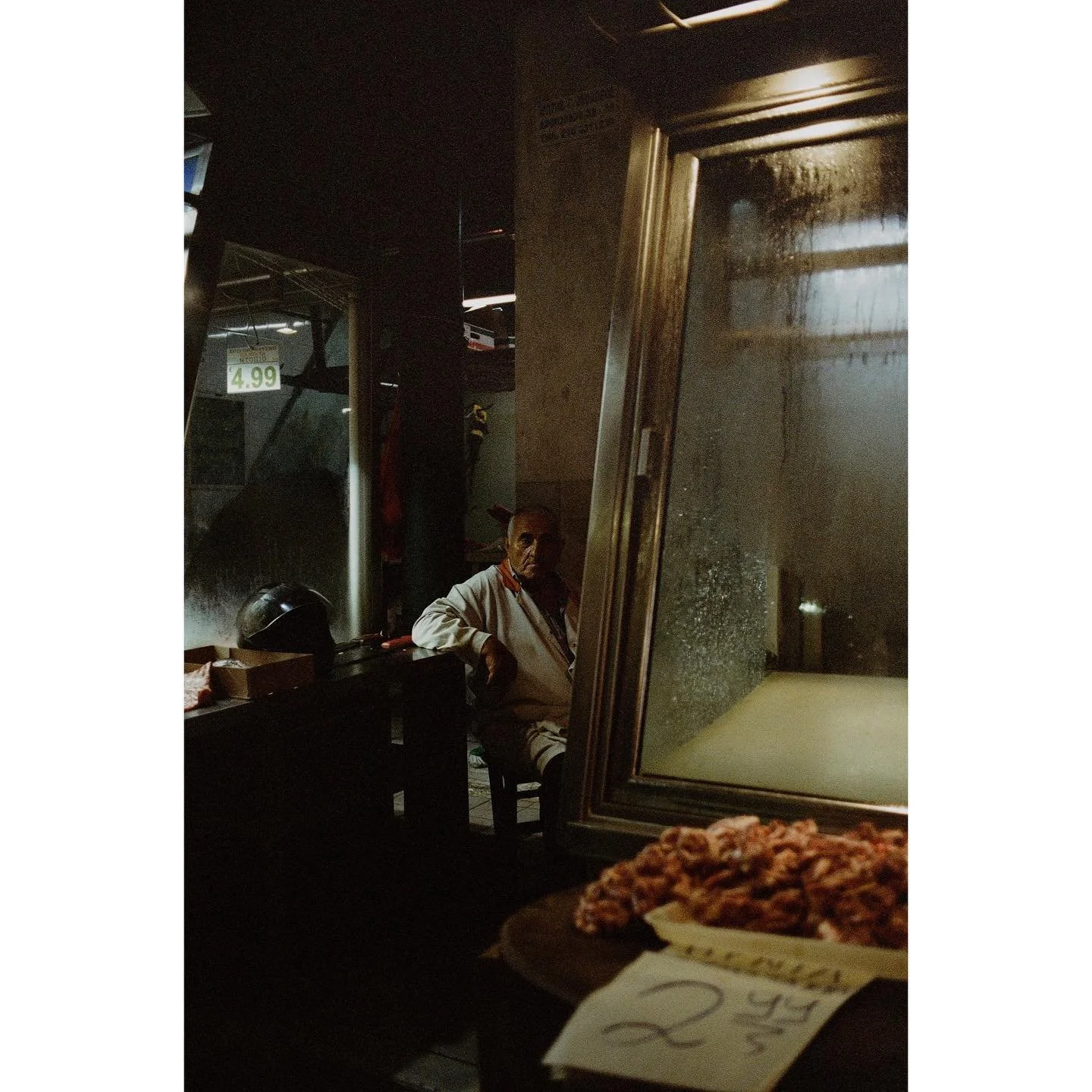 Athens, Greece 2022

Meat Market 

#35mm #35mmfilmphotography #kodak #olympus #olympusom1 #zuiko35mmf2 #filmisnotdead