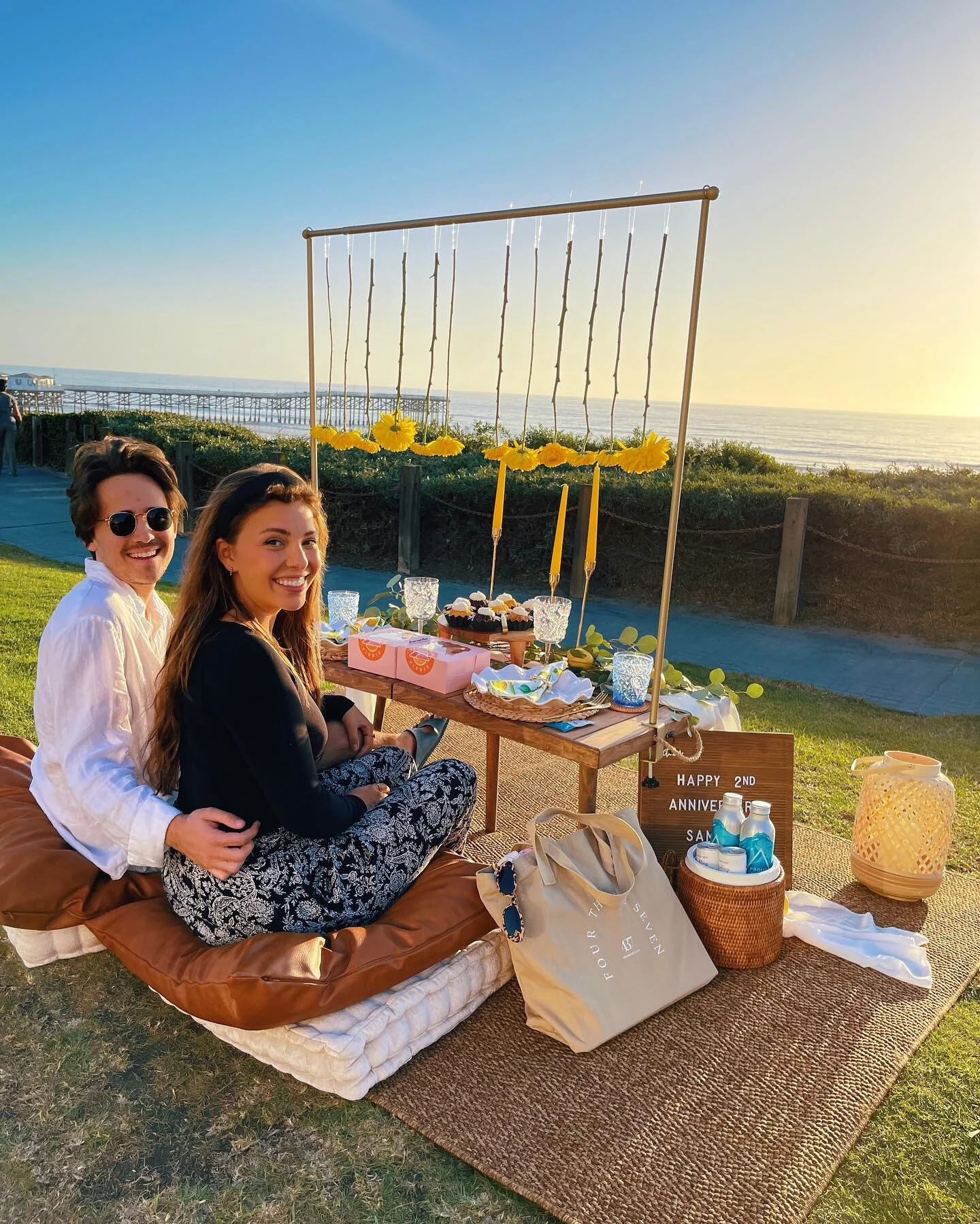 The cutest surprise picnic for these two☺️ Happy anniversary💖
☁️🧺
#luxurypicnic #luxurypicnics #dreamlandpicnic #eventplanner #partyplanner #luxurypicnicplanner #luxurypicnicservice #carlsbad #missionbeach #oceanside #sandiego #thingstodosd #pacifi