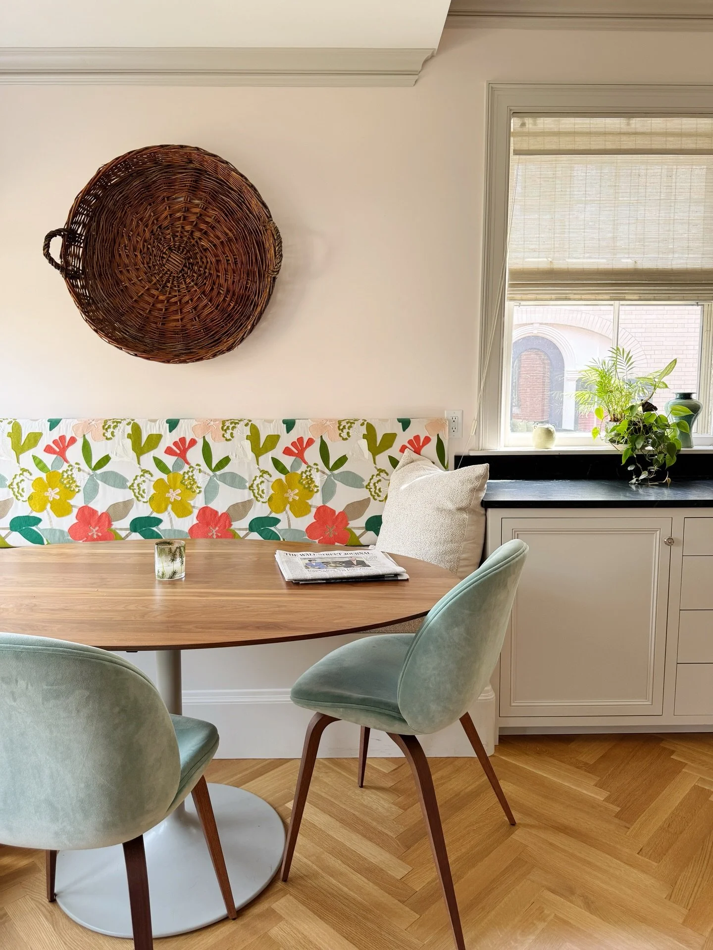 We got to take a lil house tour of a gorgeous Portland home whose owners we worked with to create custom curtains, upholstered furniture and pillows to make their place feel like home ✨

Here are some peeks into how we collaborated&mdash;integrating 