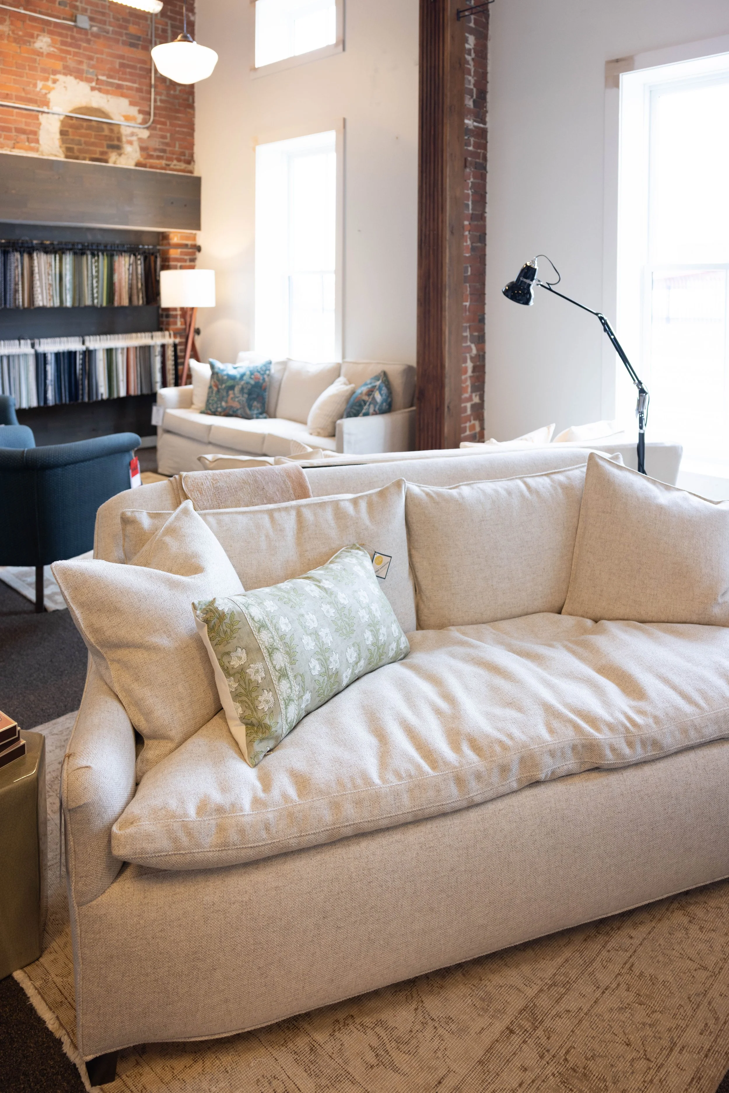 Hazel Sofa (Upholstered)
$6014
78W 42D 33H