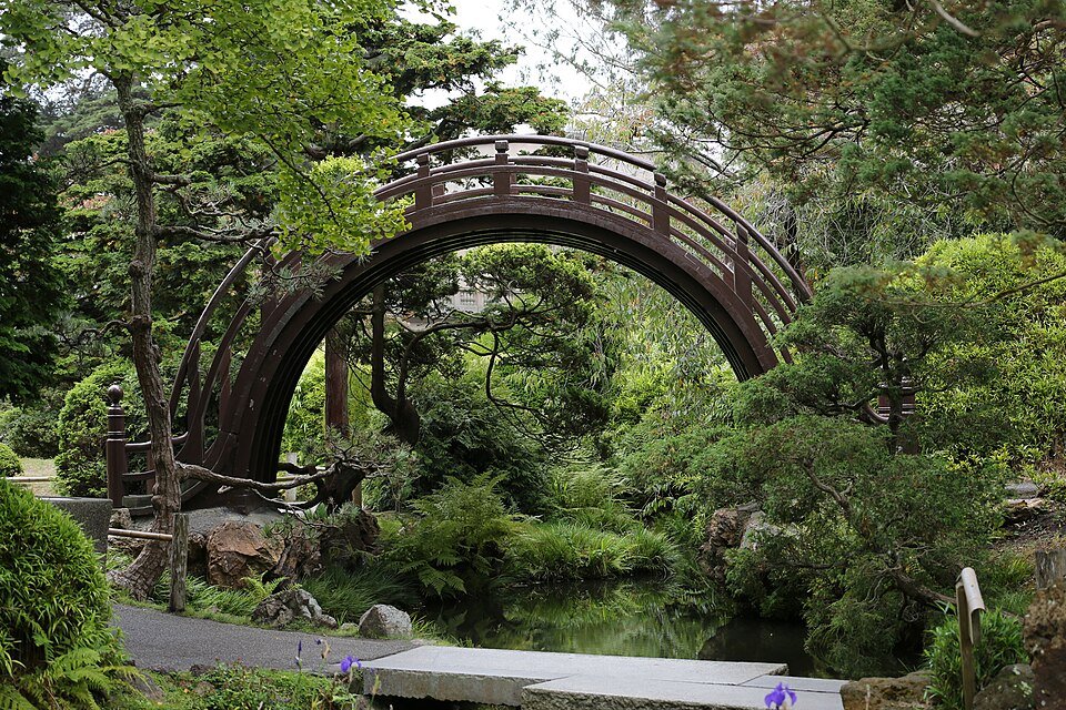 Moon bridge in Japanese Tea Garden (San Francisco)