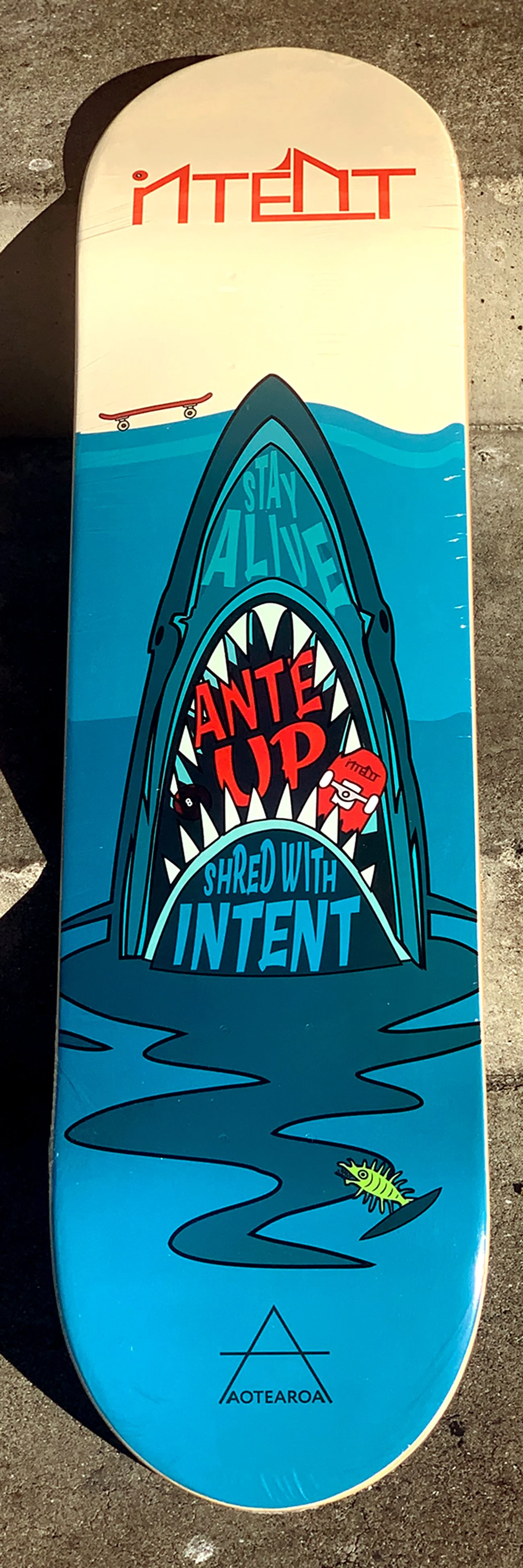 Intent_Jaws_Deck_0526_02.jpg