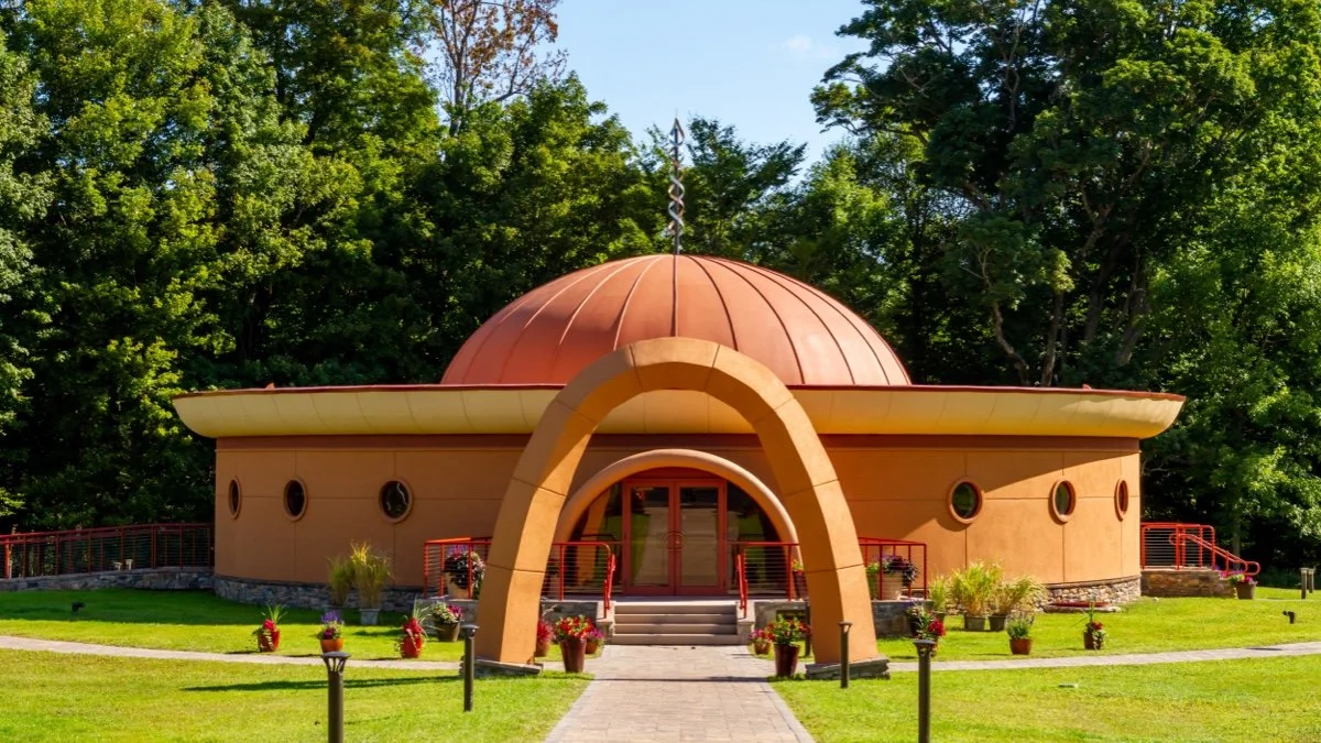 himalayan-institute-amenities-shrine.jpg