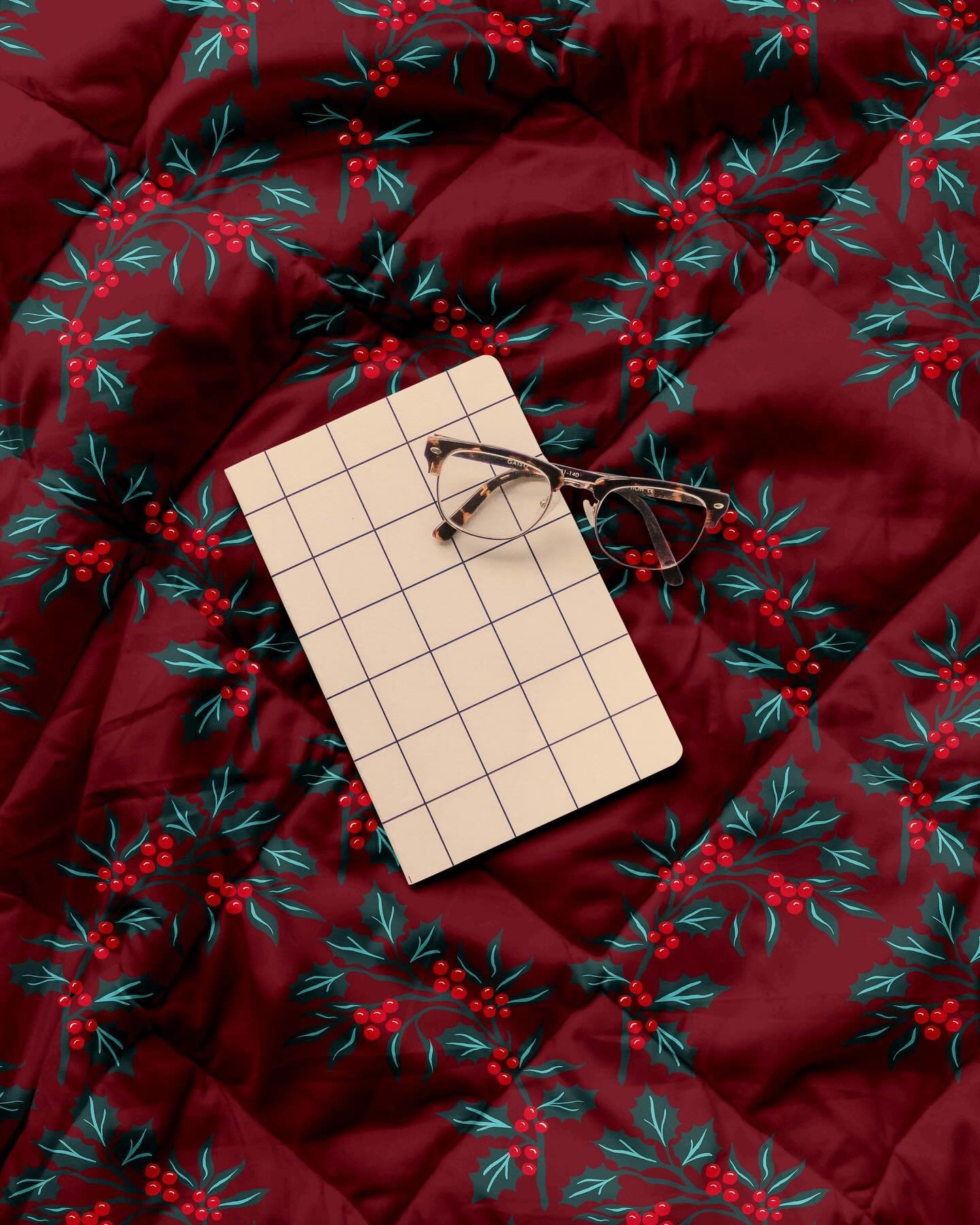 I&rsquo;m SO excited about this new collection I&rsquo;ve created! It&rsquo;s available over on @spoonflower and I have to say I am LOVING this color palette! 
Spoonflower has LOADS of options&hellip; fabrics of all types, premade items such as duvet
