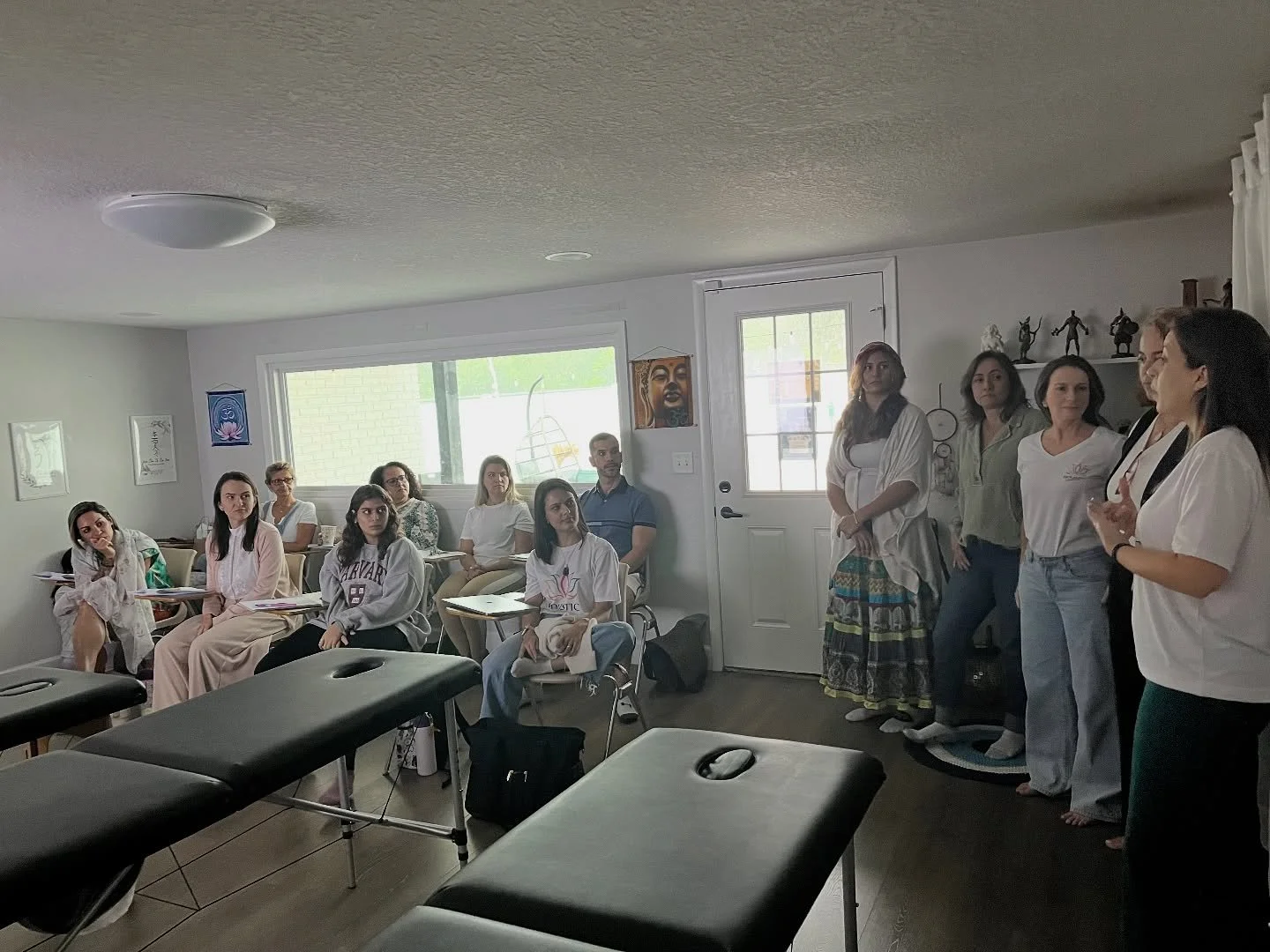 Ontem tivemos mais pontinhos de luz sendo iniciados no Reiki USUI n&iacute;vel 1. Parab&eacute;ns a todos que tomaram essa iniciativa de se tornarem um instrumento de trabalho para o bem maior e evolu&ccedil;&atilde;o humana. Foi um prazer facilitar 