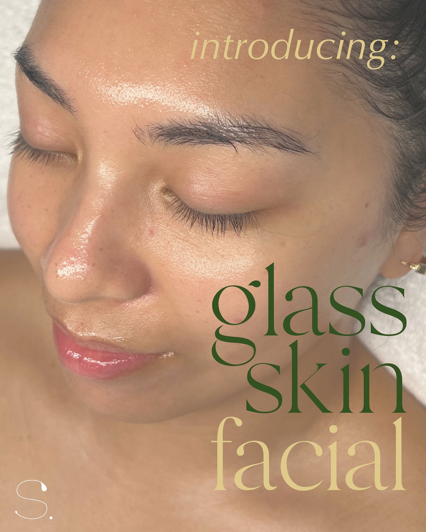 she&rsquo;s here ✨ she&rsquo;s glowing ✨ she&rsquo;s glass skin
and no, it&rsquo;s not a filter.
this is 𝘵𝘩𝘢𝘵 facial. 

book now, glow later 🤩
🔗link in bio

#glassskin #dewyskin #hydratedskin #glowingskin #skingoals #skinreset #glowup #skincare