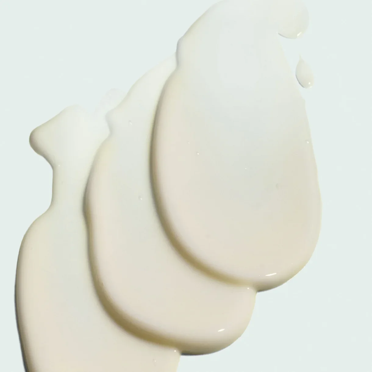 VITAL-C-HYDRATING-HAND-AND-BODY-LOTION-PDP-R03_1220x_crop_center.jpg.webp