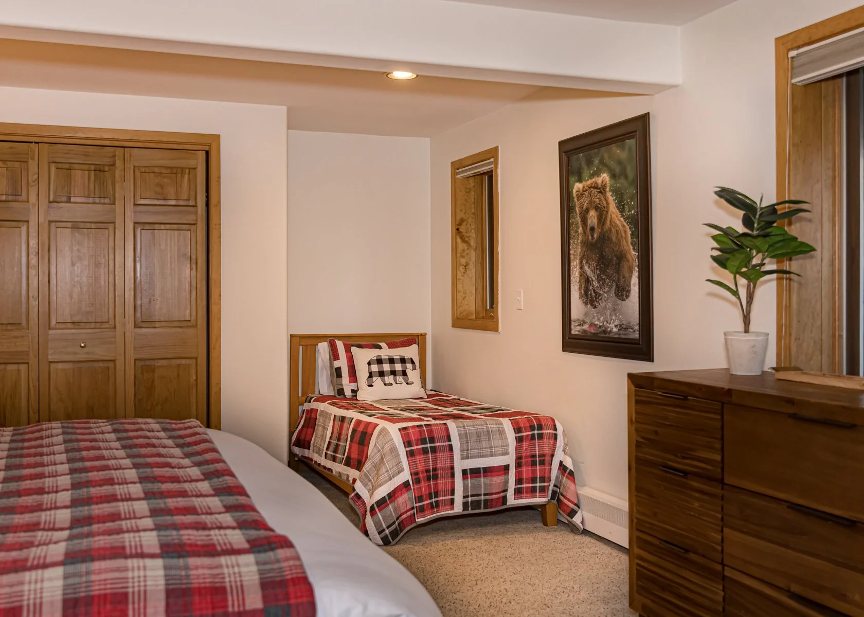 Picture of Downstairs Bear Bedroom (Twin Bed)