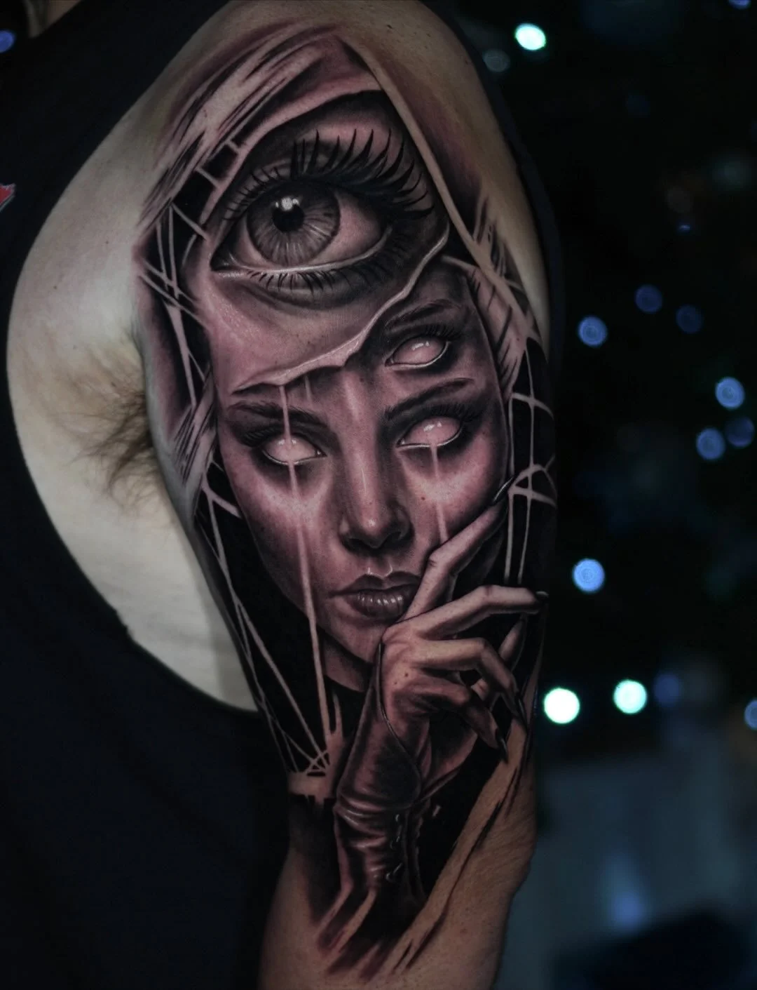 Friday piece I did @cranberrytattooclassic  and took tattoo of the day!! ❤️❤️🙏

@tattystick @industryinks_us @the_sanctuary_tattoo #bgsu #ohiotattooers