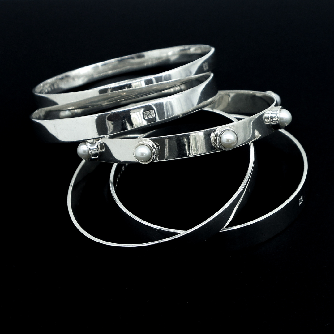 HillsdonS_BangleStack_2025_PhotoSophieHillsdon.png