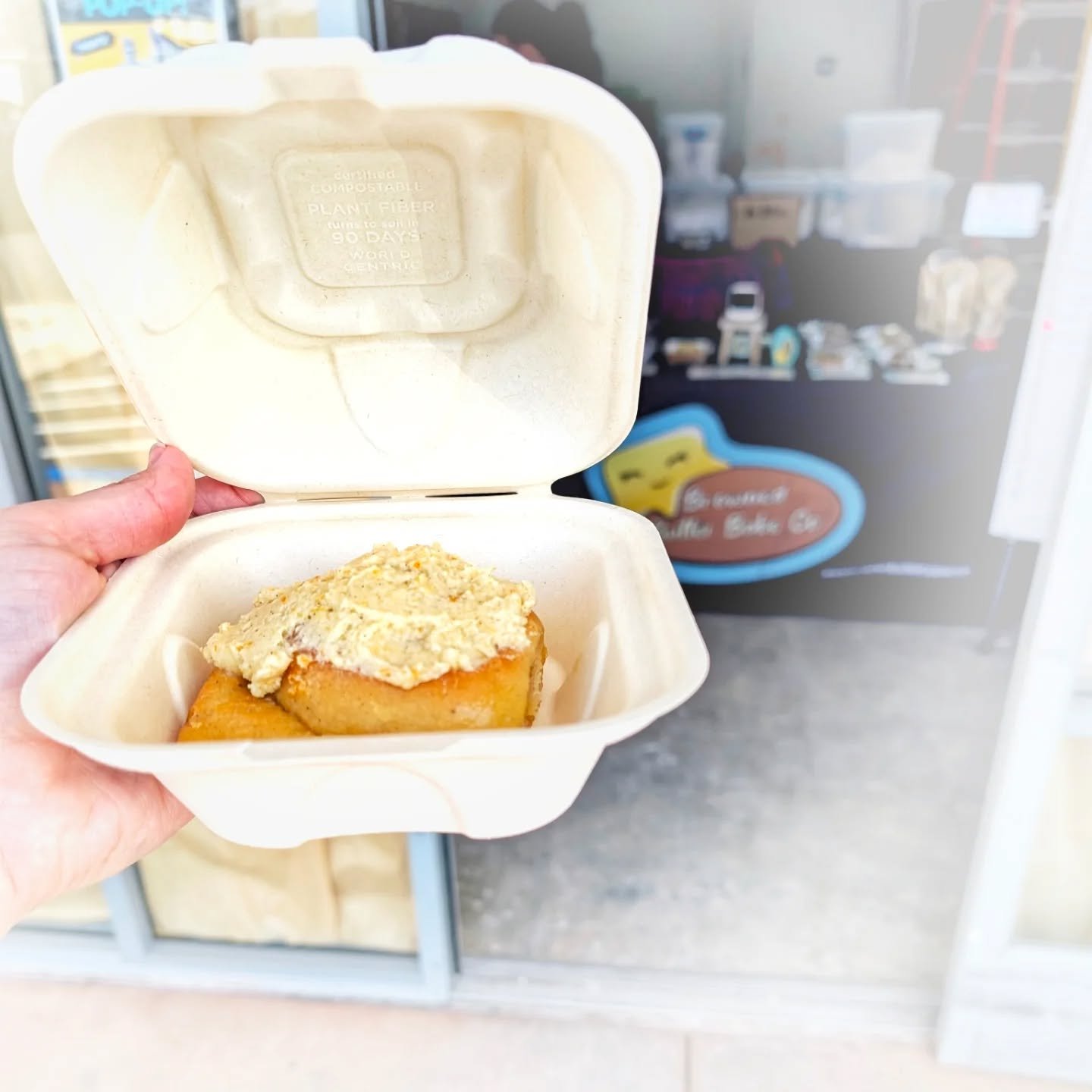 🍊 Orange You Glad 🍊
Introducing the 'Orange You Glad' sweet roll! 
Freshly baked this morning and available at our storefront pop-up today! Flavors are reminiscent of childhood creamsicles.
🗓️ Sat till 6pm
Sun 12pm till 5pm-ish
▪️
#yum #orange #sw