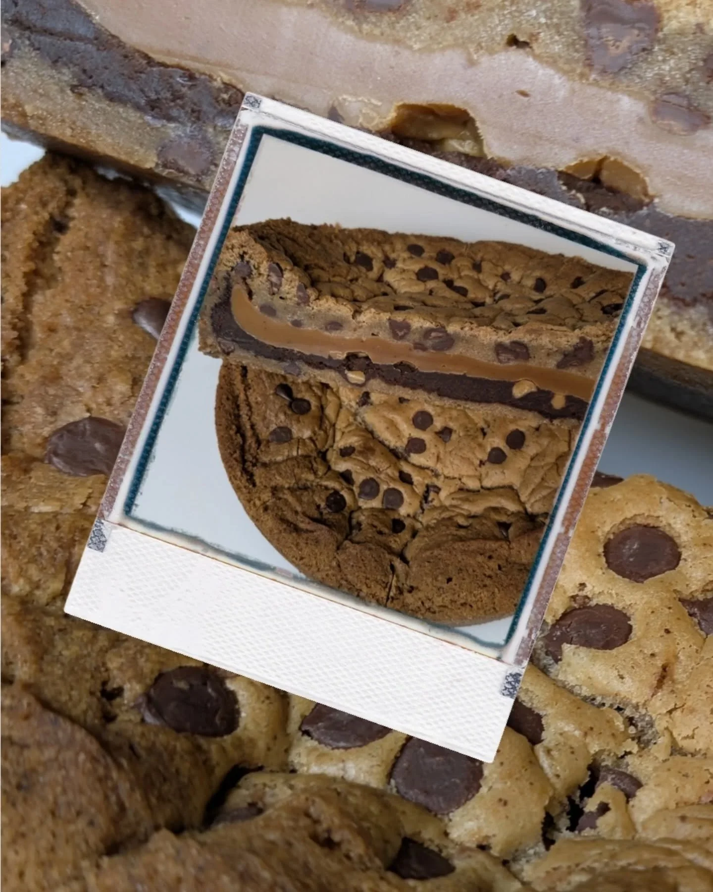 🍪🥧 Introducing: Pretty Fly for a Cookie Pie 🥧🍪
A decadent &amp; over-the-top chocolate chip cookie pie stuffed with layers of dark chocolate Nutella &amp; dulce de leche caramel! Just in time for Pie &pi; Day: 3/14
*While supplies last 😉*
We'll 