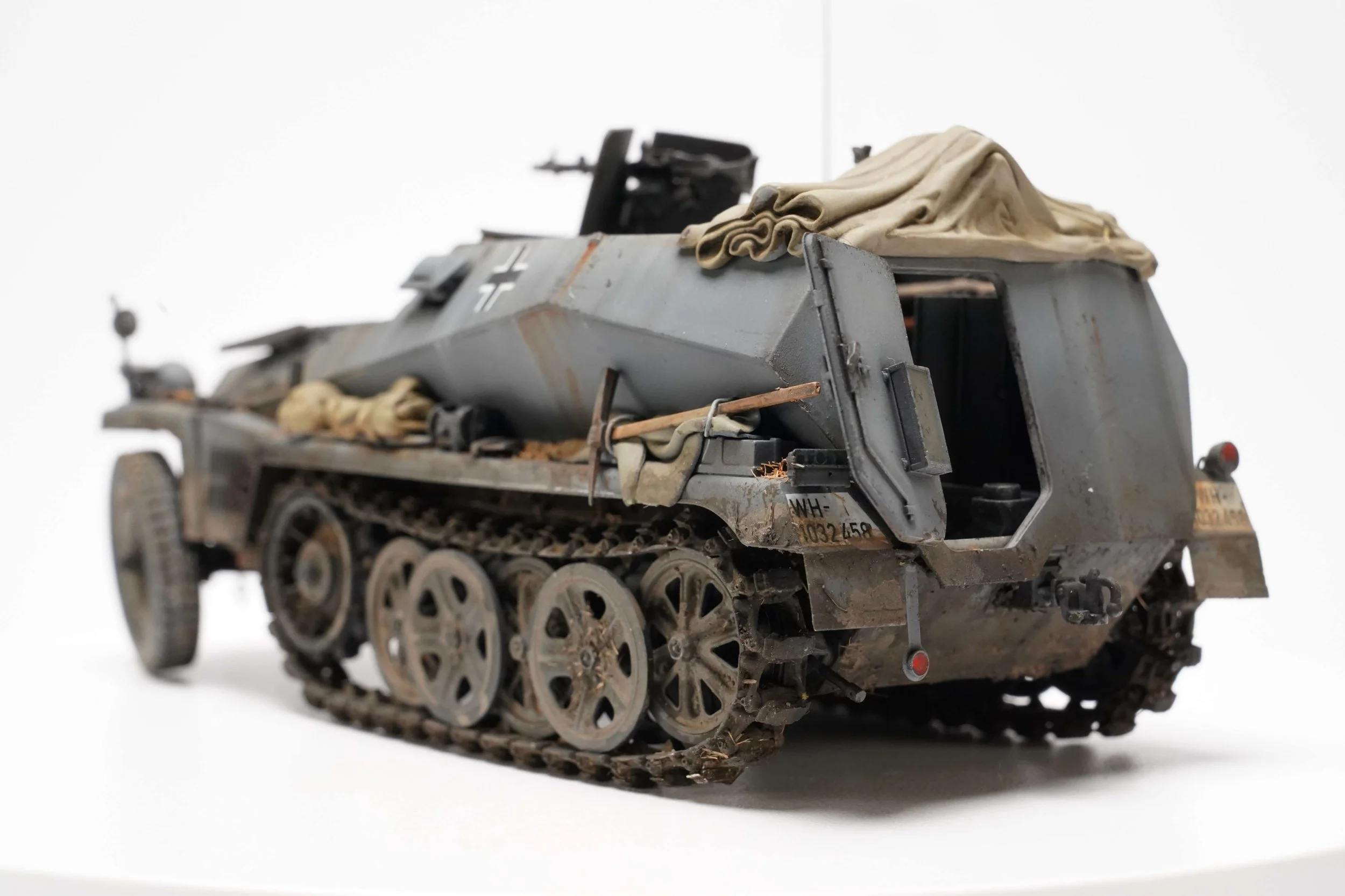 Takom 1/35 Sd.Kfz. 250/1 Halftrack Build | WWII German Recon Vehicle