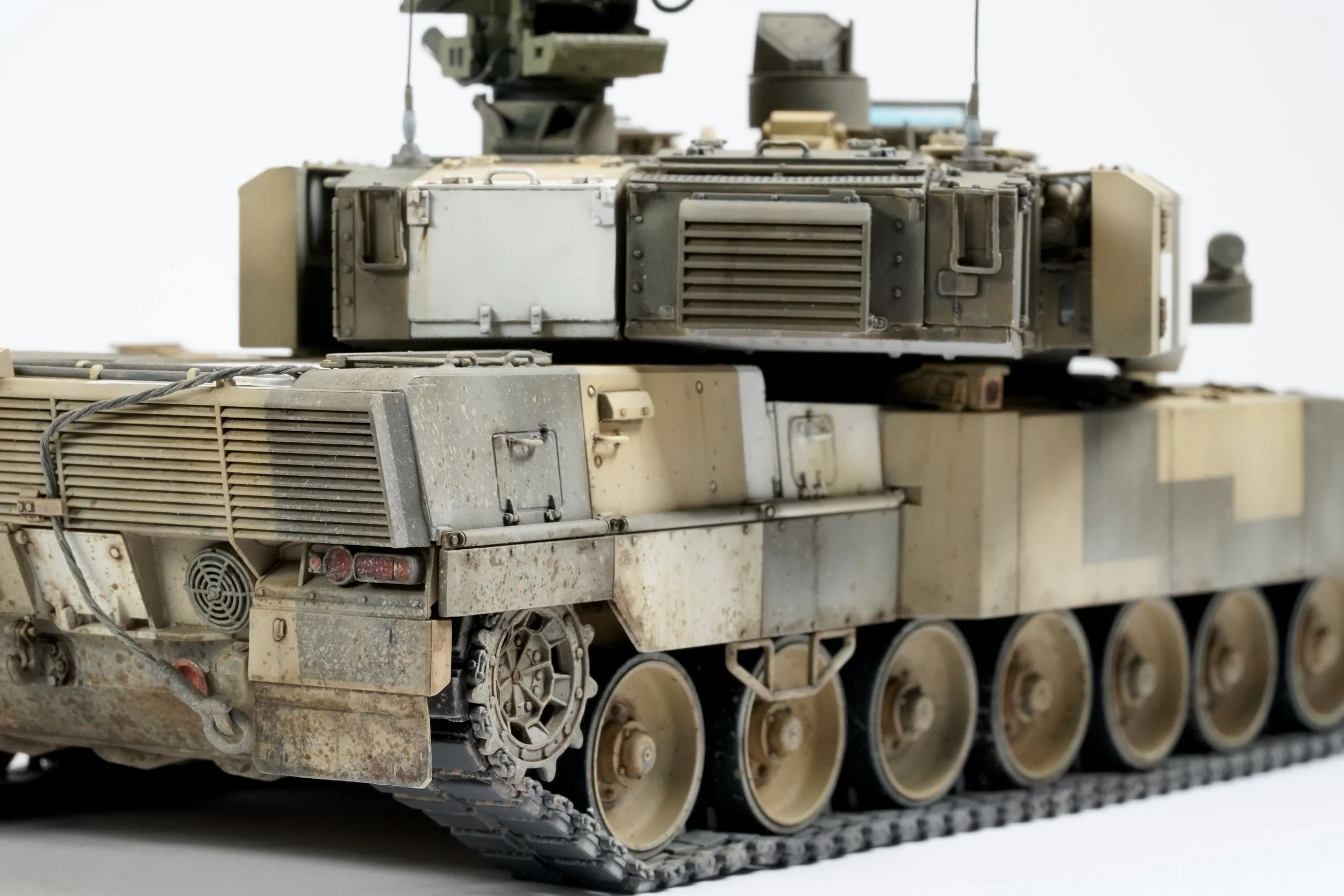 Leopard 2 A7+ MENG 1/35