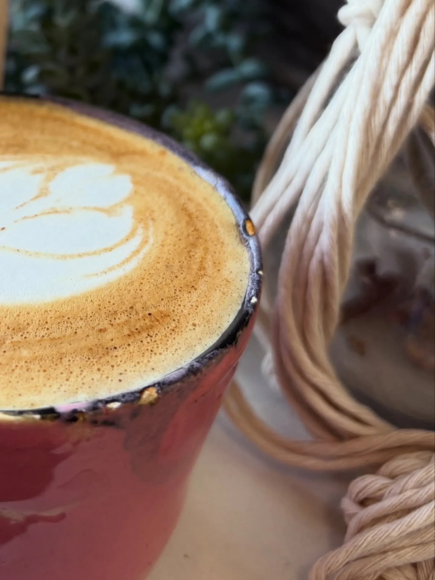 Weekend poll: Mugs with handle vs no handle? #coffeepoll