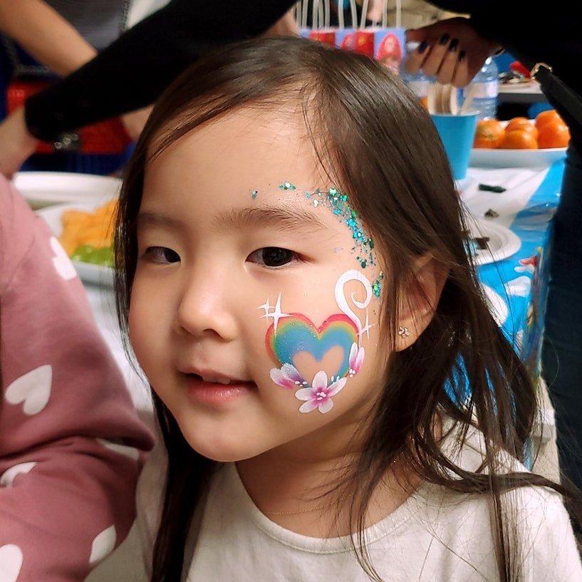 🎈 Want to Create Magical Memories at Your Party? Try Face Painting! ✨ DM us or click the link in bio to book!

🎨 Face &bull; Body Painting
🌈 Matte &bull; Glitter Tattoos
✨ Bling Bar
📍 Greater Toronto Area
.
.
.
.
.
.
.
#facepaintingtoronto #toron