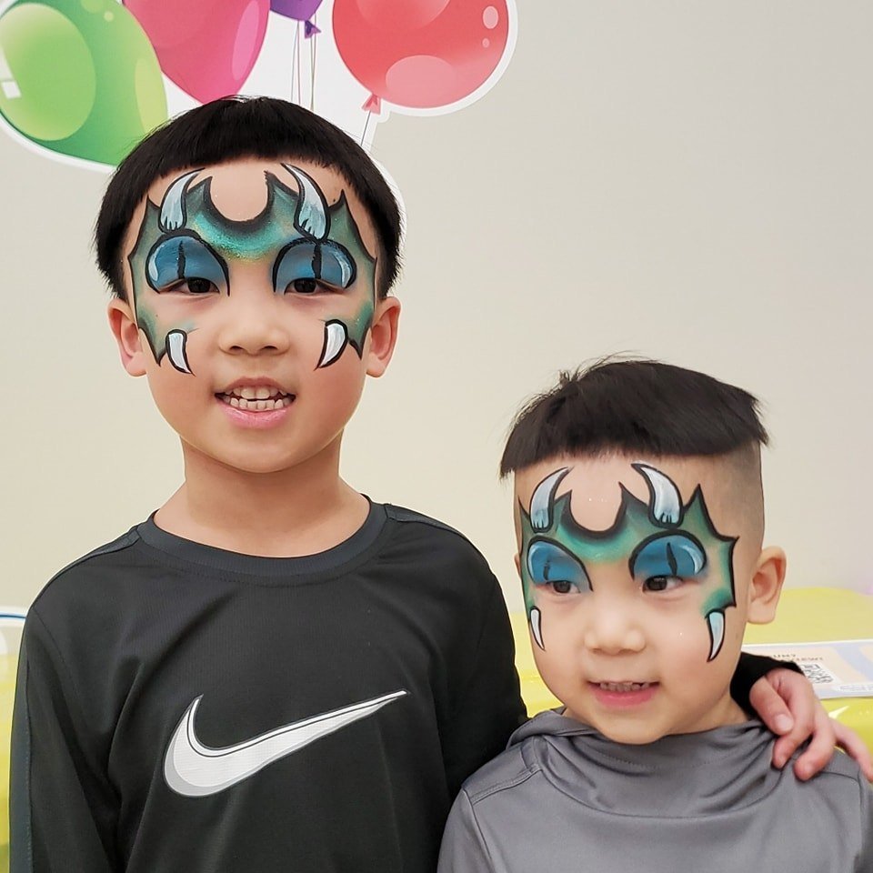 🐲 Loved doing these dragons for these brothers, if one brother gets it, the other must too of course, that's the law of siblingdom.⚡If you'd like face painting at your event please DM us or click the link in bio!

🎨 Face &bull; Body Painting
🌈 Mat