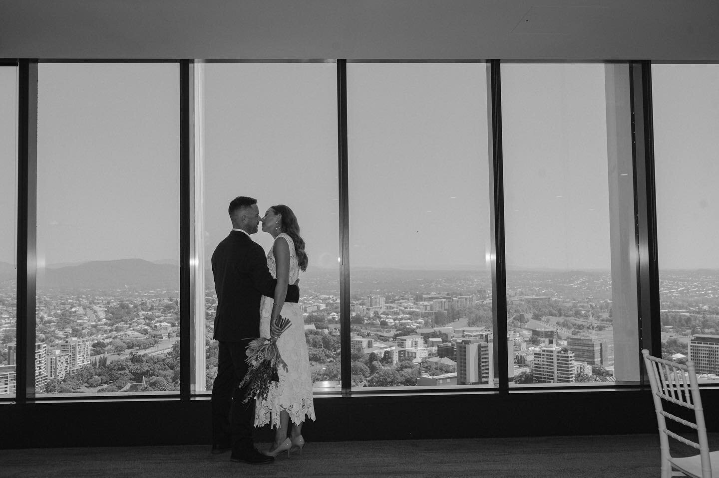 I always love a Brisbane Registry wedding. Amazing views and such a lovely space. Seems like we are becoming regulars at this rad space. @rbdm.qld  @cameracorp_aus @sonyalpha.anz #brisbane #brisbaneregistry #brisbaneelopement #brisbanecity #brisbanep