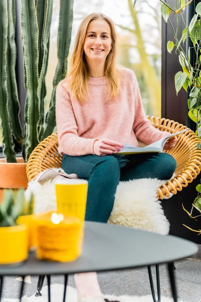 Lori Theys - copywriter