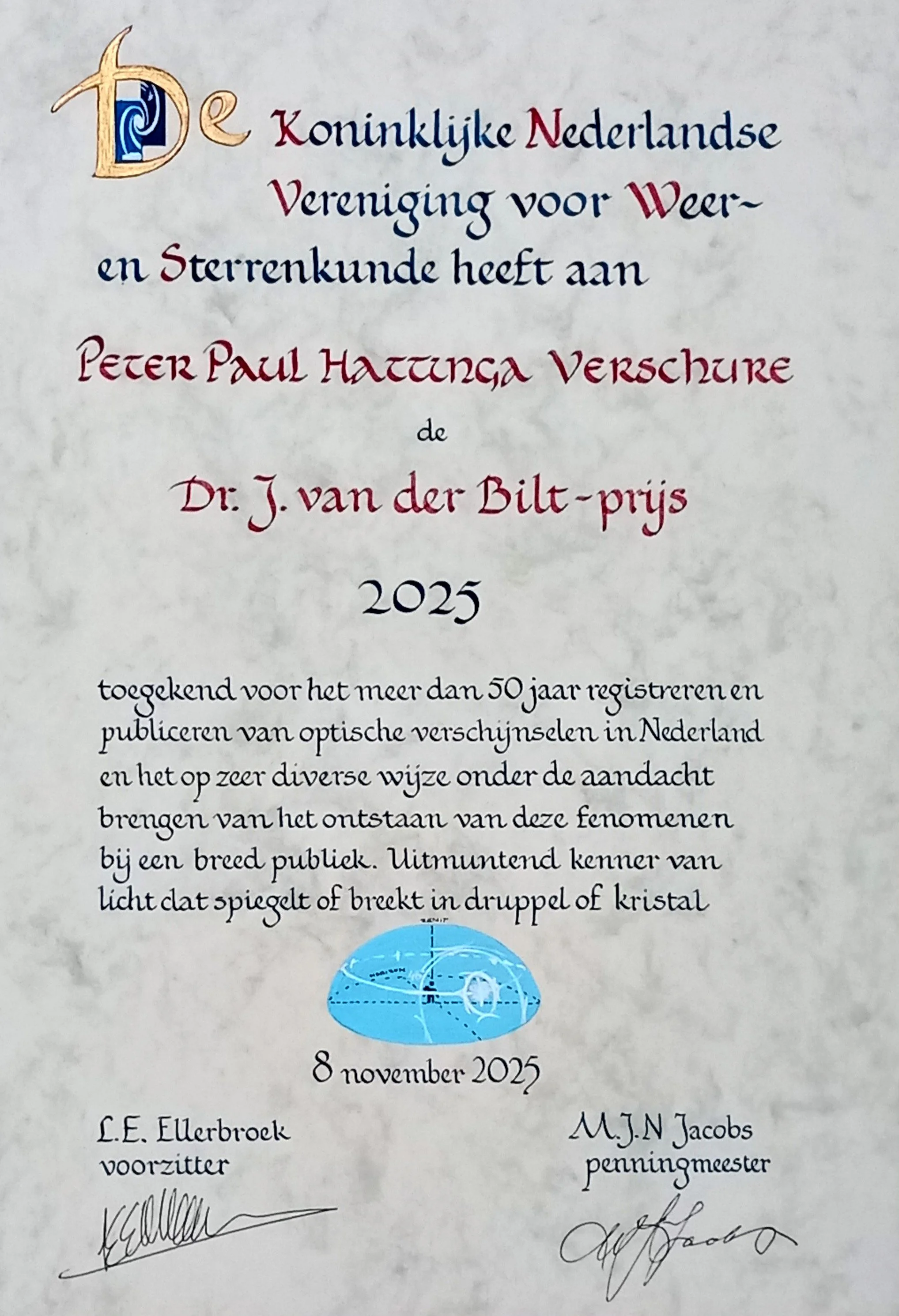 De Dr. van der Bilt-prijs 2025, uitgereikt op de 'Astrodag' in het Huygensgebouw van de Radboud-universiteit in Nijmegen. 