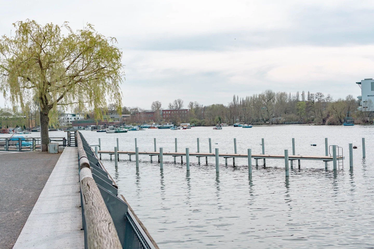 Dock in Rummelsburger. 

.
.
.
.
#lightsofsidonia#travelexposurephotography#worldphotoagency#yourshotphotographer#womenphotograph#adventure#berlin #travelberlin #rummelsburger #visitberlin#berlinlovers#urbanphotography#instaberlin#weloveberlin#nikonp