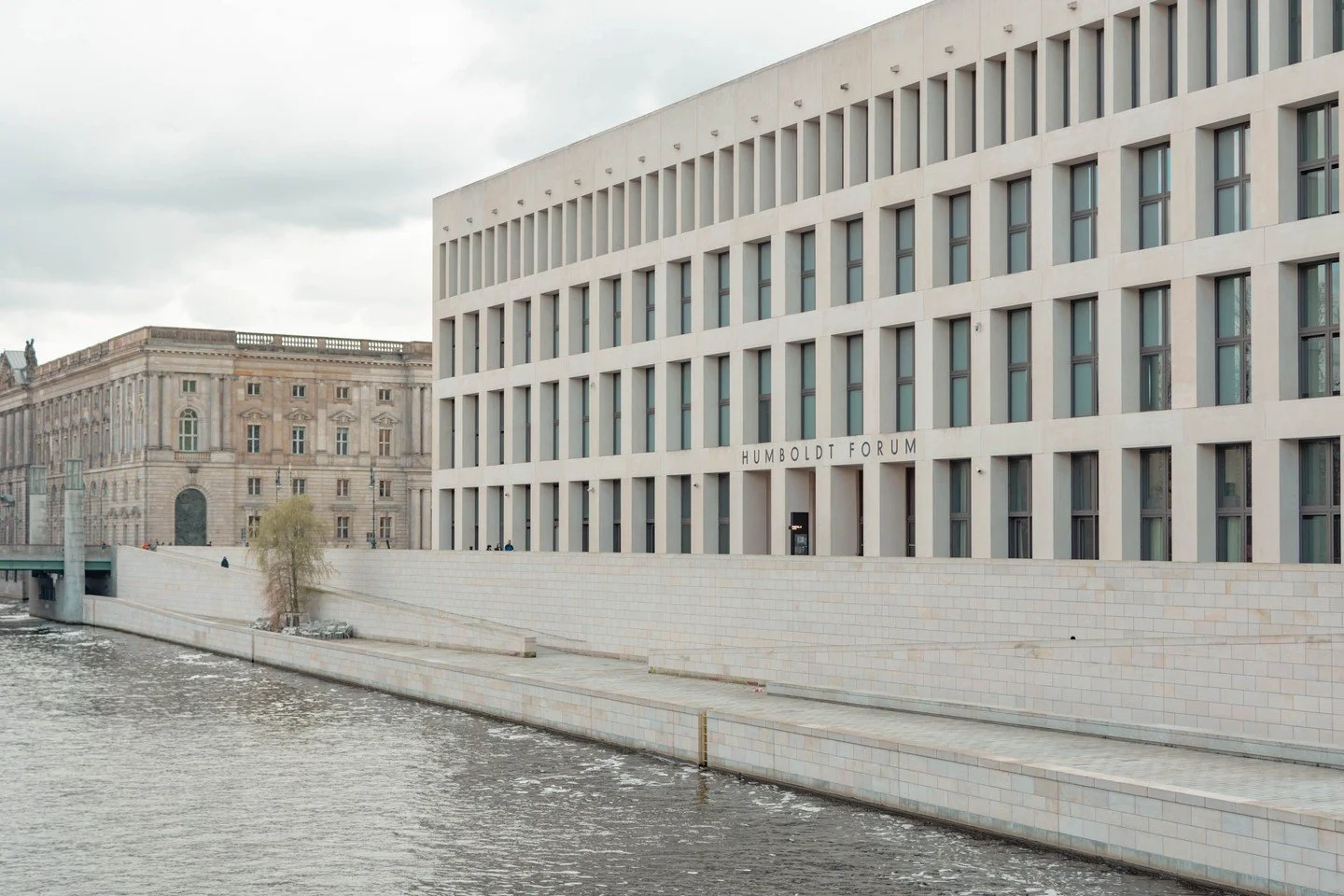 Humboldt Forum. 

.
.
.
.
#lightsofsidonia#travelexposurephotography#worldphotoagency#yourshotphotographer#womenphotograph#adventure#berlin #travelberlin #germany #visitberlin#humboldtforum#urbanphotography#instaberlin#weloveberlin#nikonpictures#wome