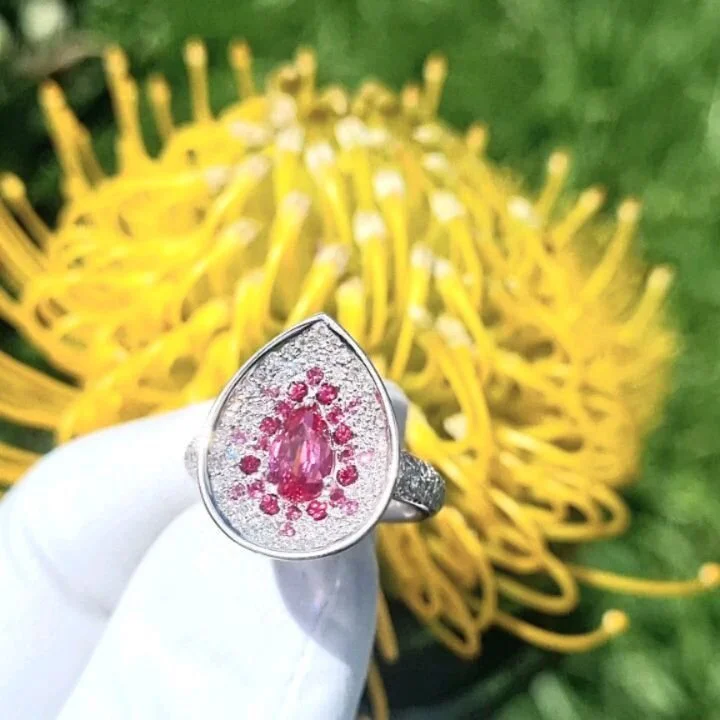AVAILABLE! Dm for details. More pics from yesterday's red spinel cocktail ring post.

#spinelering #redspinelring #cocktailring #sydneyjeweller #melbournejeweller #australianmade #australianjewellerydesigner #brisbanejeweller #besbokejeweller #highje