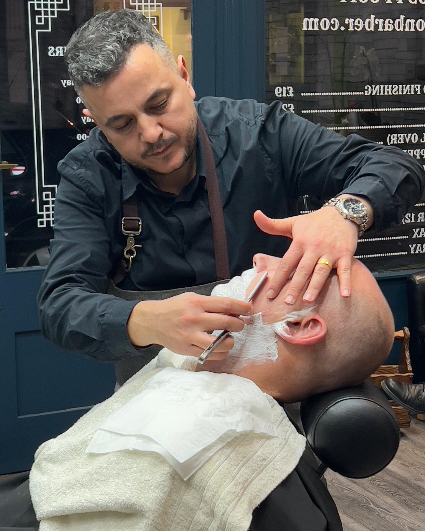 #Wimbledon barbers# hot towel shave #hairstyle #wash and cut #