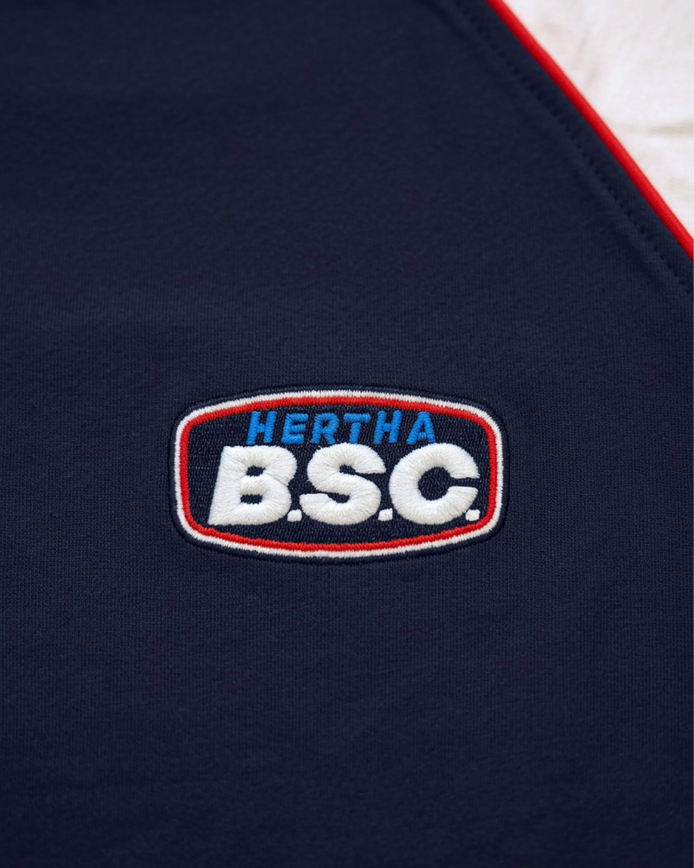 101_racing-collection_t-shirt_boxy_t-shirt-raglan_detail.jpg