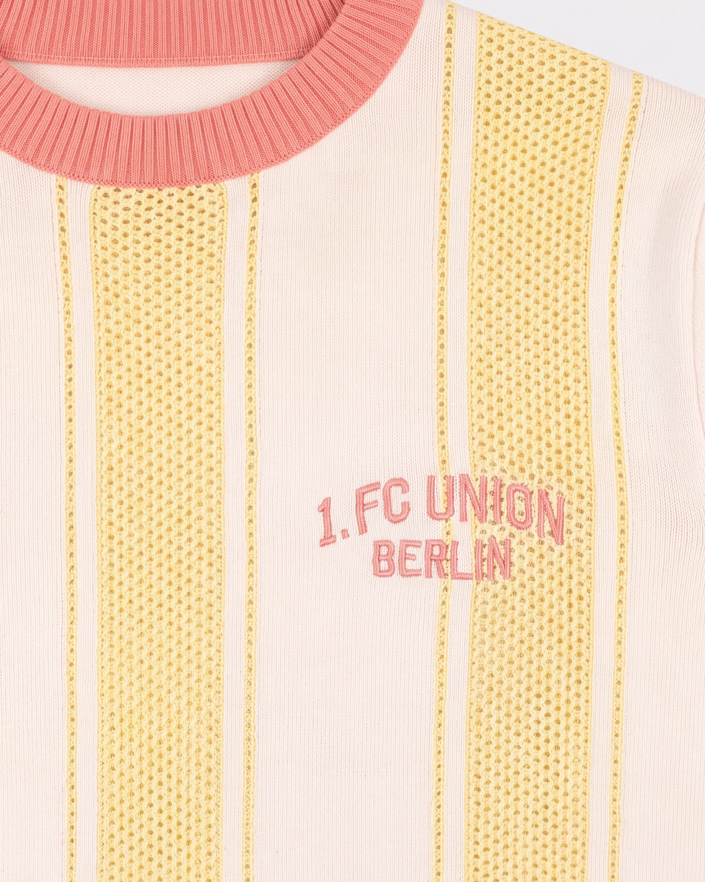 101_beyond-pitch-collection_knit-sweater-cream_detail.jpeg
