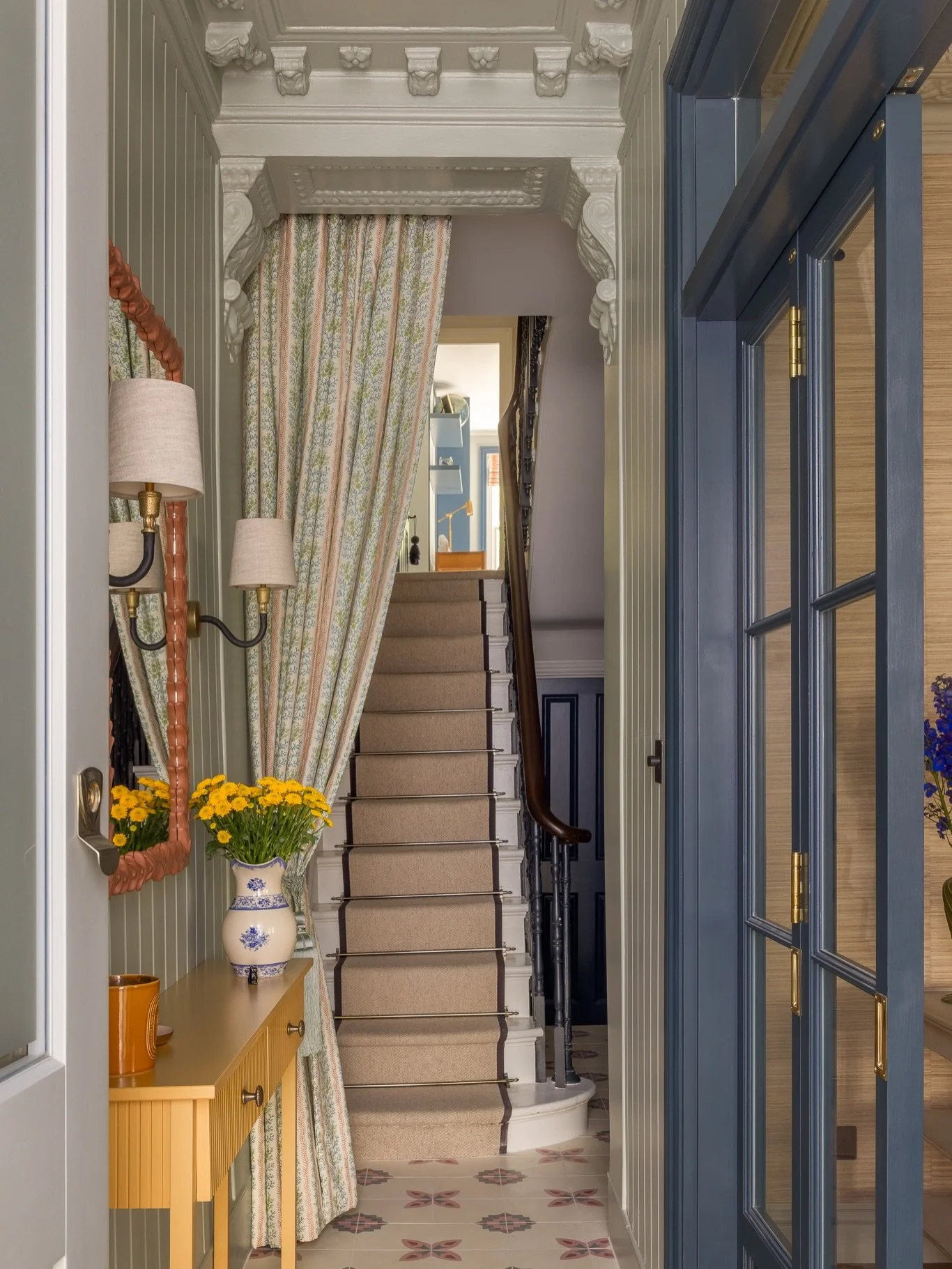Swipe left for Before &amp; After of this hallway

📸 by @jonathanbondphotography