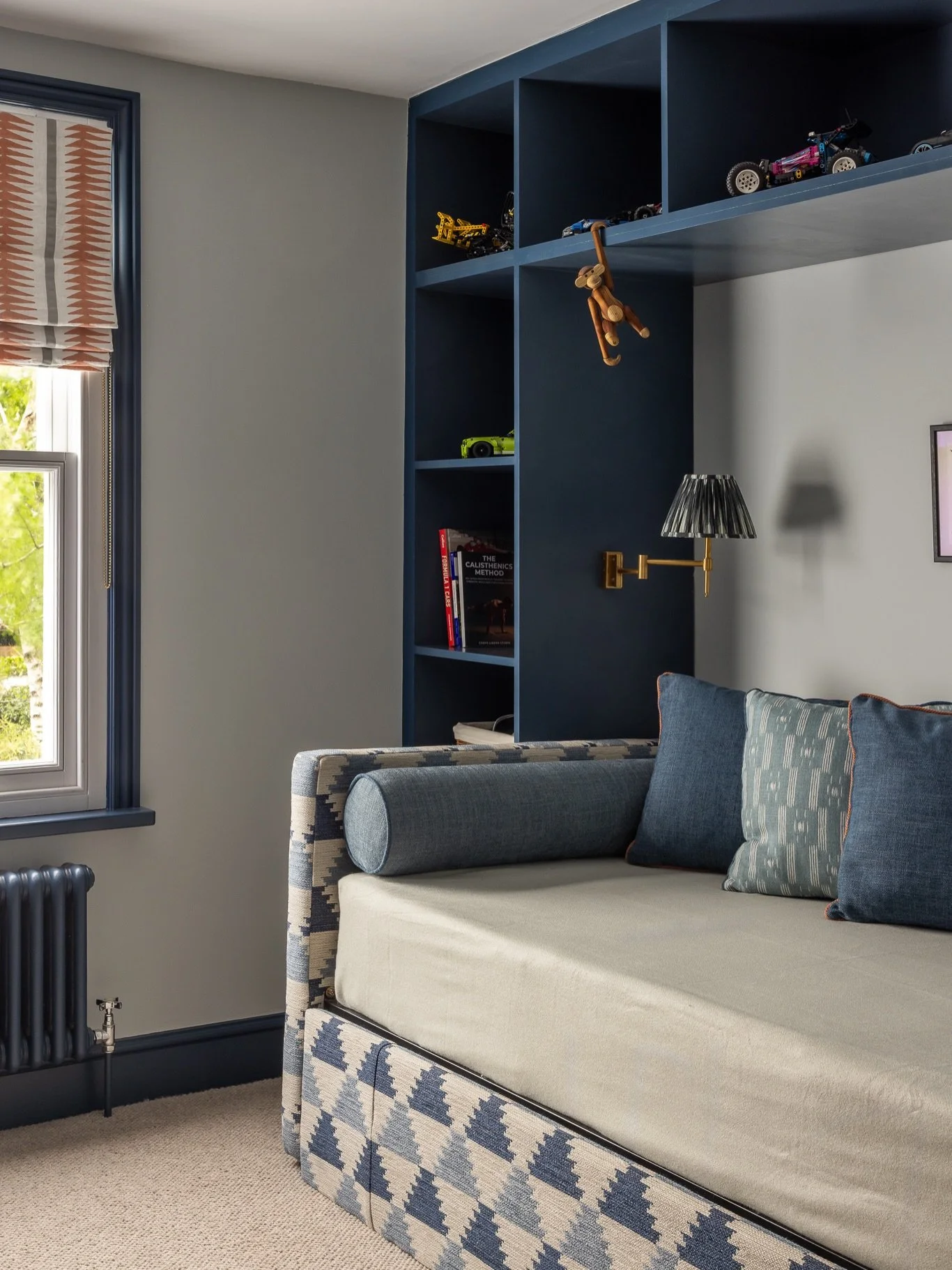 Before &amp; After 

The transformation of this boy&rsquo;s bedroom in West London.

📸 by @jonathanbondphotography