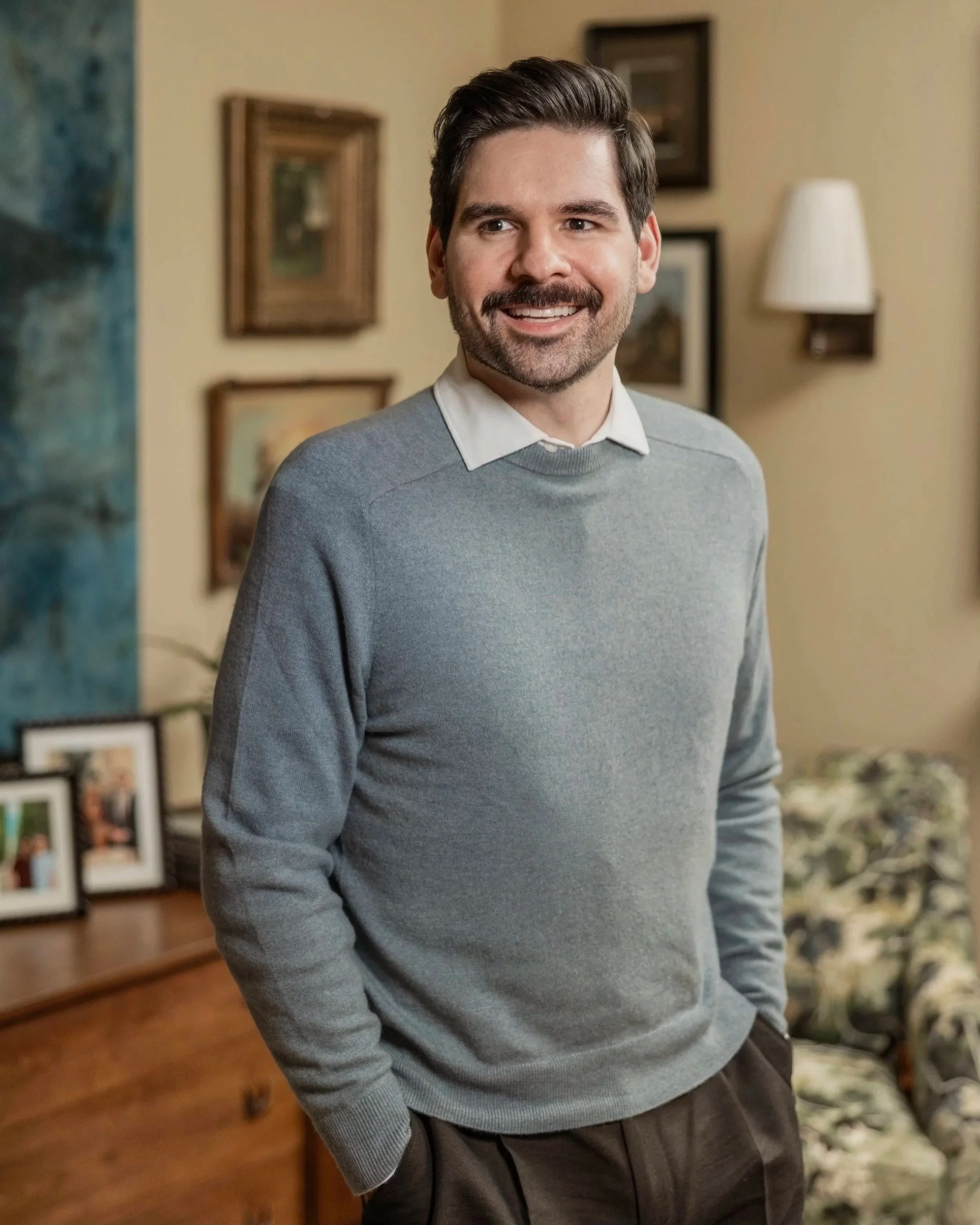 London traditional interior designer Joel Azevedo, offering bespoke spatial planning, project management, and curation for high-ticket period property renovations.