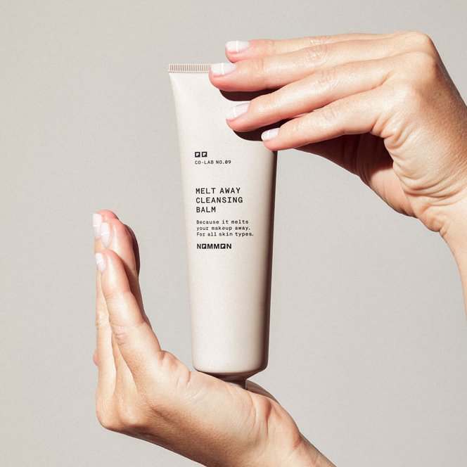 Melt-Away-Cleanding-Balm--Hands-KEY-0204-1.jpg