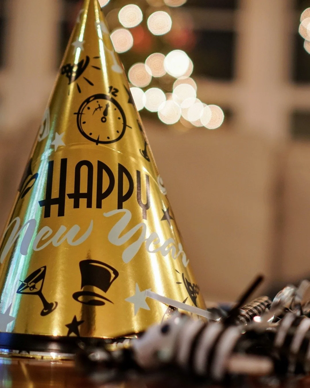 ✨ Cozy or Glam? Your NYE Vibe Starts at Home

New Year&rsquo;s Eve style is split this year: soft, luxe loungewear for a cozy night in, or high-shine looks that turn every entrance into a moment. 

Think elevated knit sets, fuzzy socks, and hot cocoa