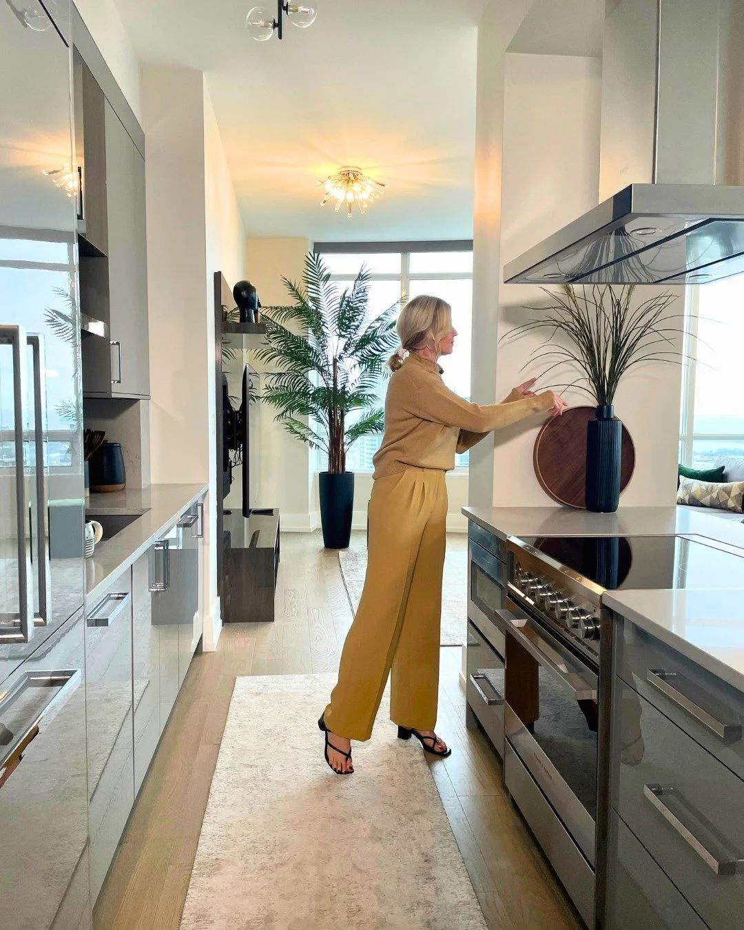 Our Approach: Where bespoke design meets practicality and peace of mind

At Jackie Glass Inc., we believe that luxury isn&rsquo;t just about high-end finishes &mdash; it&rsquo;s about creating a home that feels effortlessly beautiful and truly liveab