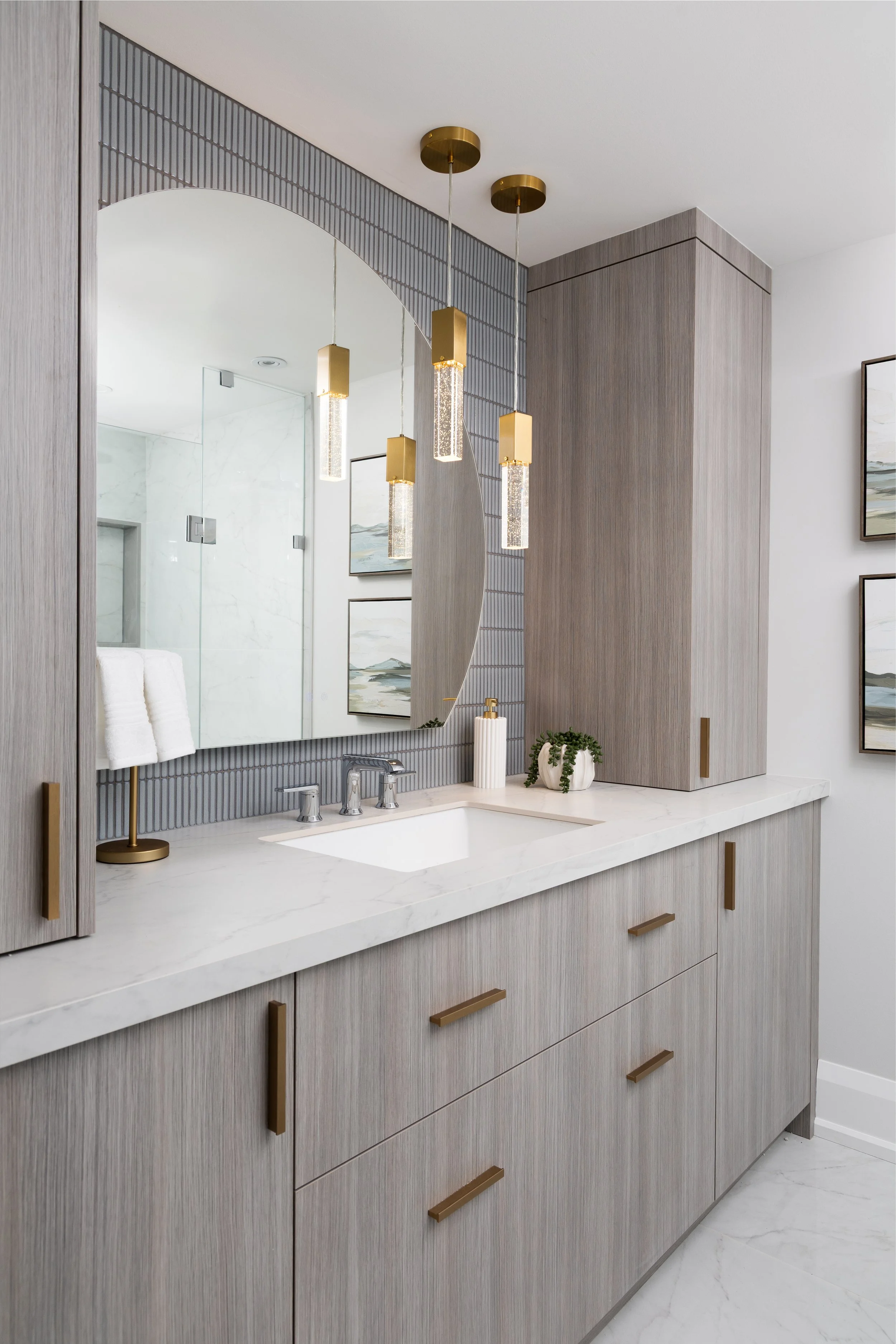 Jackie Glass - Bolton Basement Suite 8.jpg