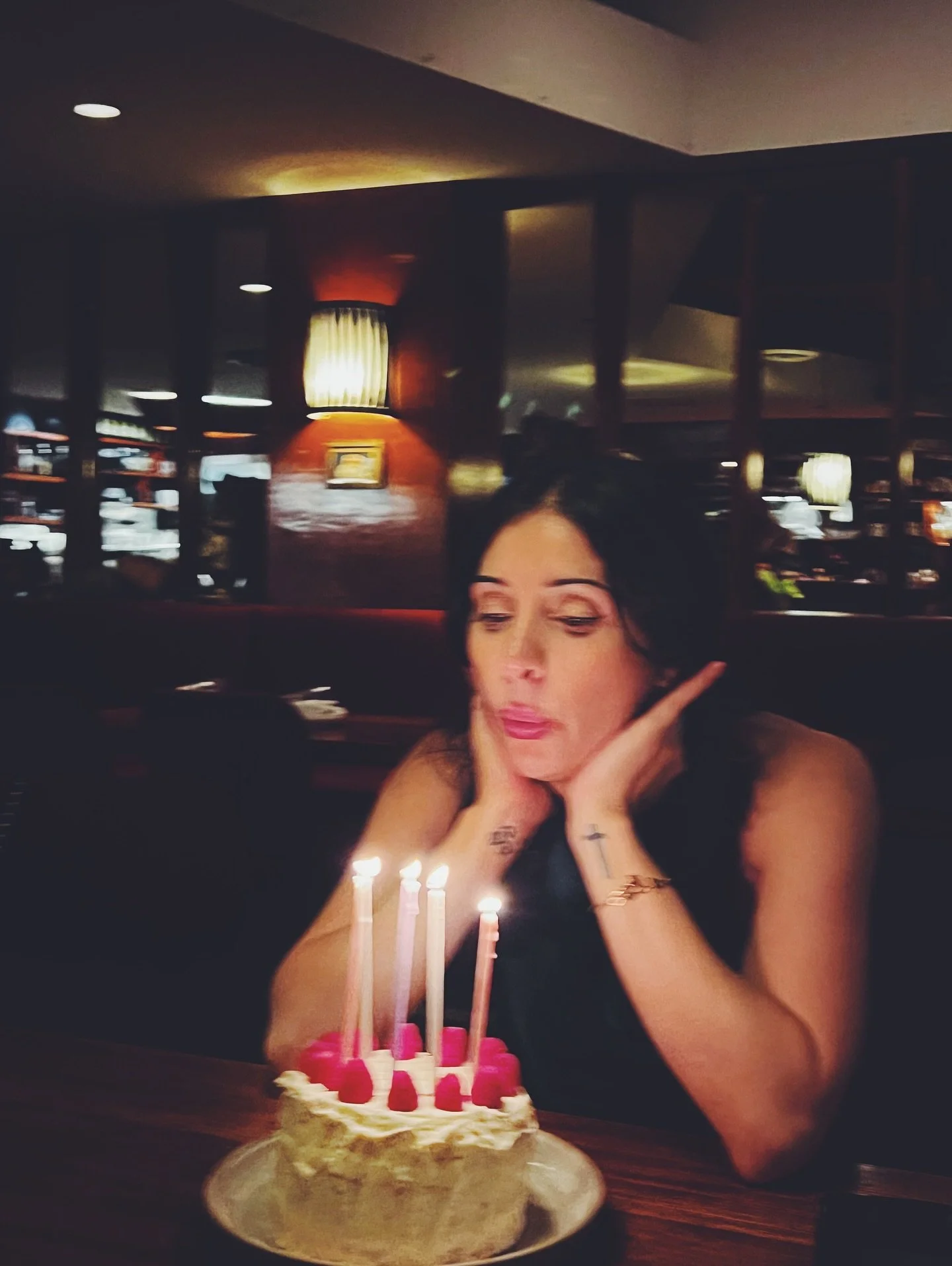 33 baby!!! 🎂🎉🥳🎈🥂
This is my 3rd birthday in Vancouver, but the first one I’ve celebrated feeling like I’m home. Not just since moving here, but in finally building a life that feels safe and most importantly, in having found my peop