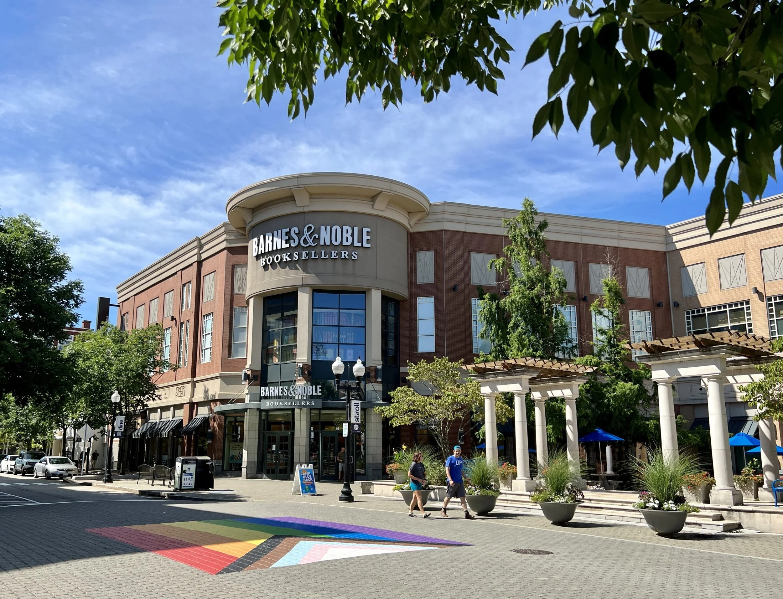 Barnes &amp; Noble Book Signing