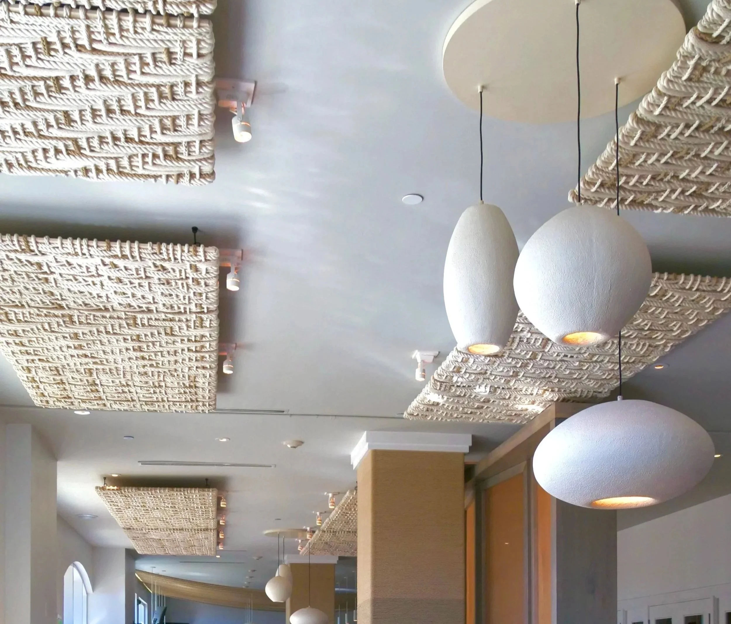 BroCoLoco_WOVENWALL%25E2%2584%25A2%2BRope%2BArt%2BCeiling%2BPanels%2Bresort_01.2.jpg