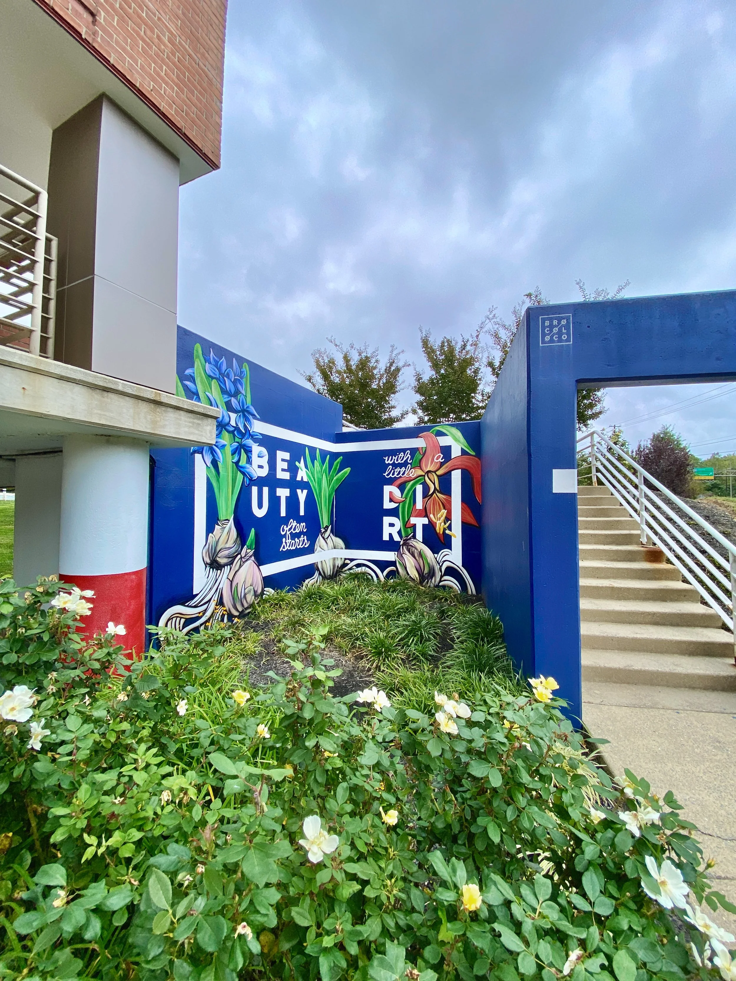 BroCoLoco Willco garden mural 4.JPG