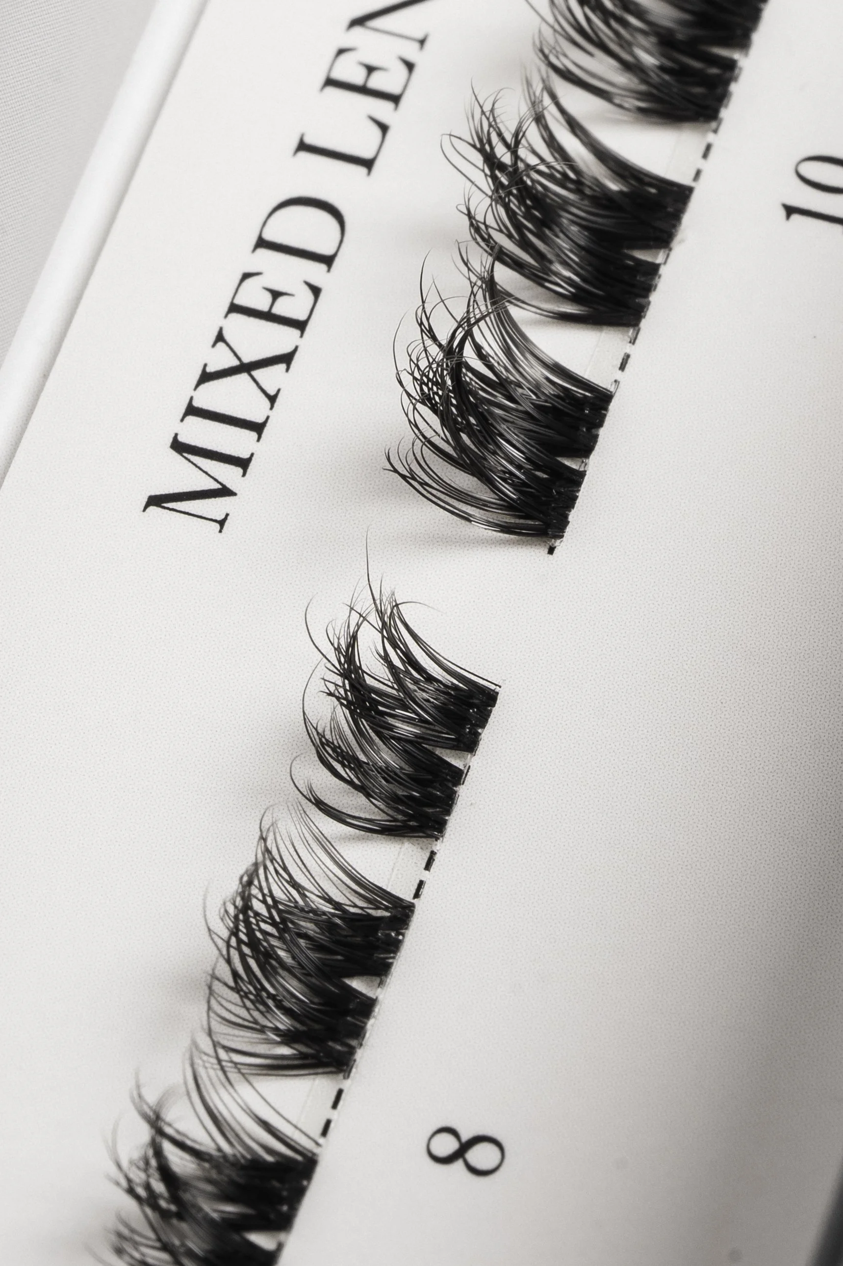 Falske øjenvipper i en æske str. 8 mm. 