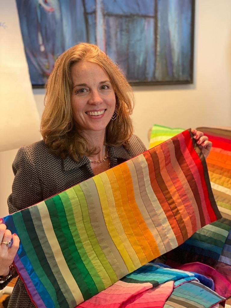 Jennifer_withWarmFlag.jpg